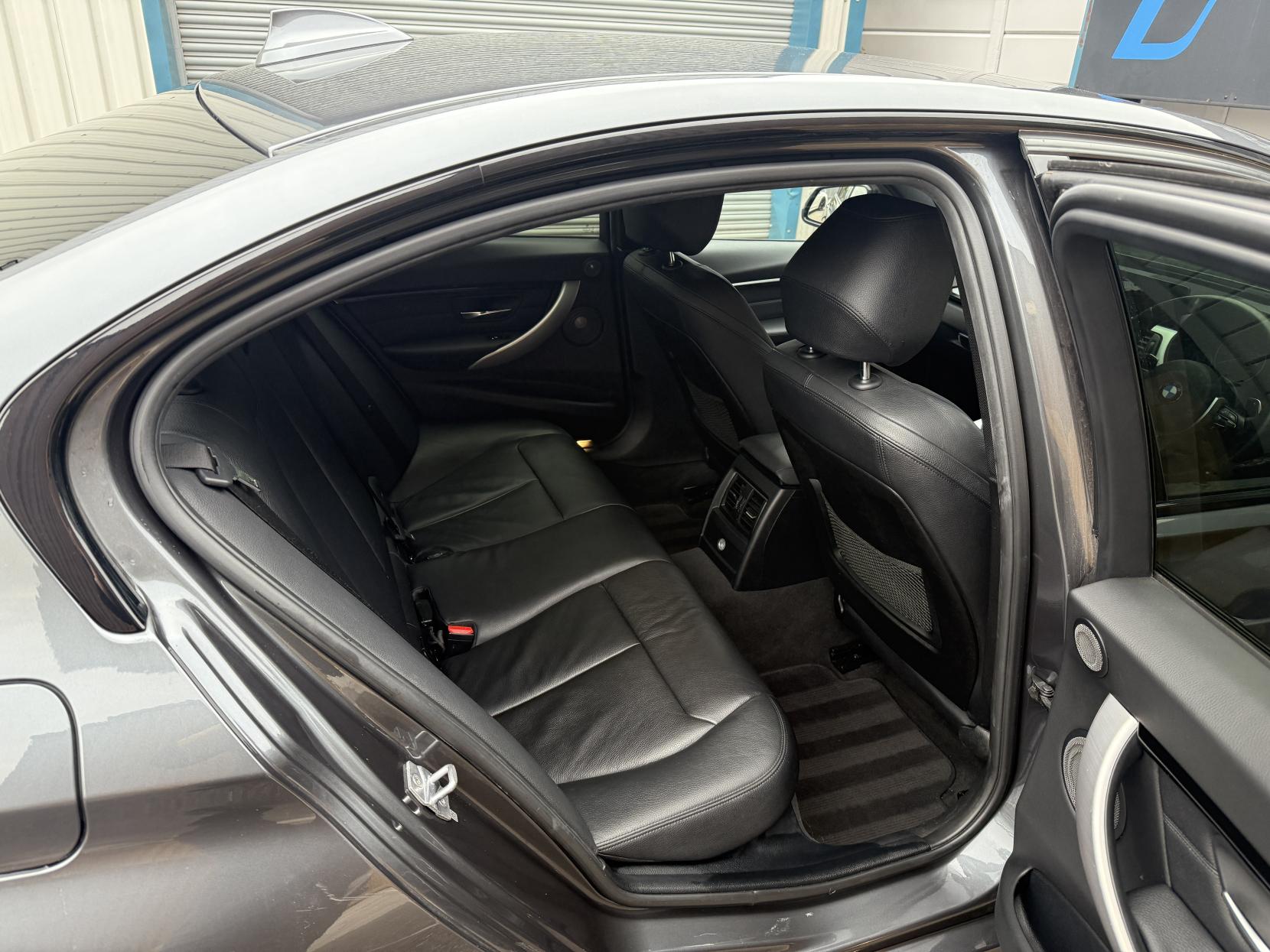 BMW 3 Series 3.0 335d M Sport Saloon 4dr Diesel Auto xDrive Euro 6 (s/s) (313 ps)
