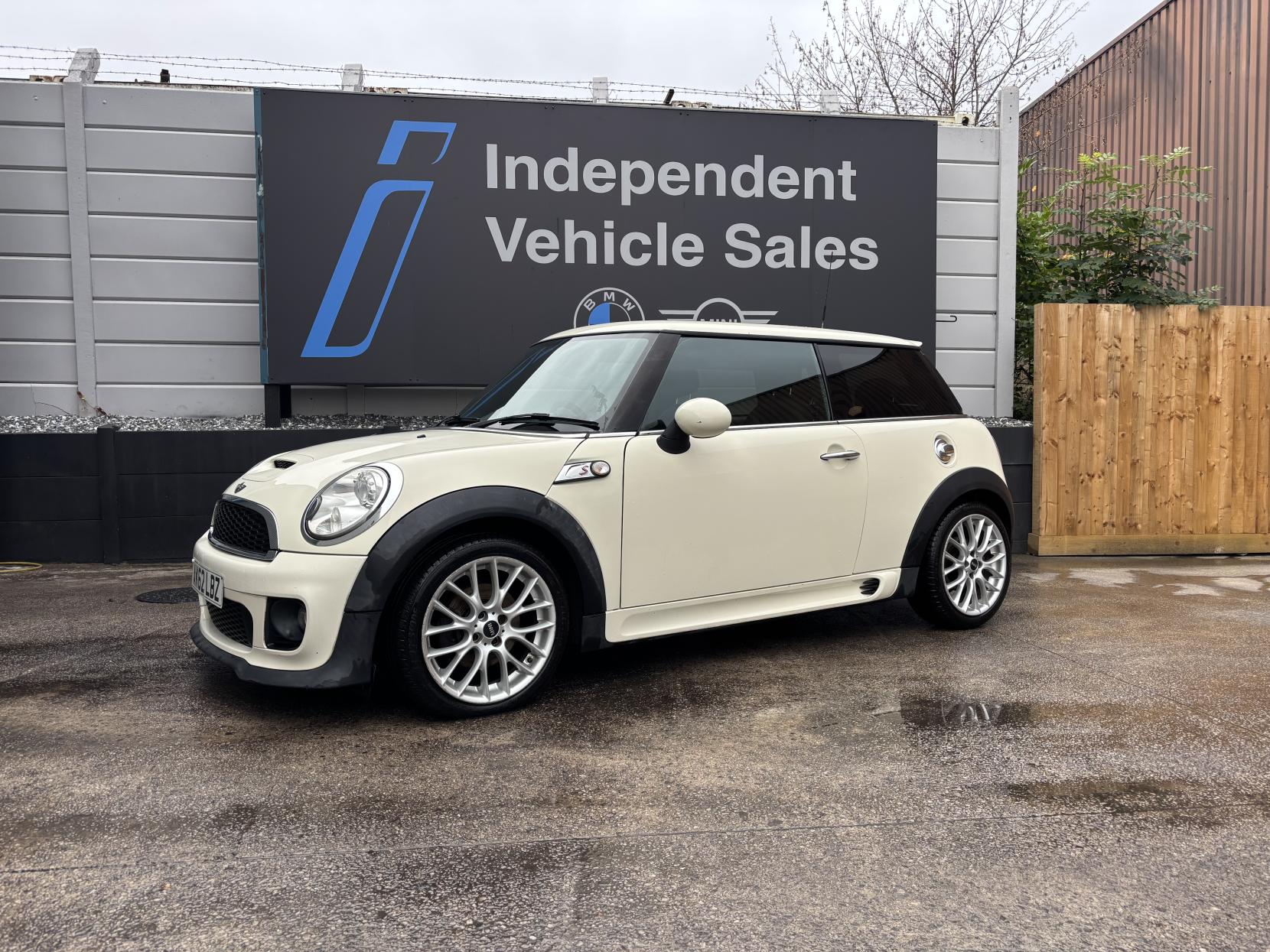 MINI Hatch 2.0 Cooper SD Hatchback 3dr Diesel Manual Euro 5 (s/s) (143 ps)