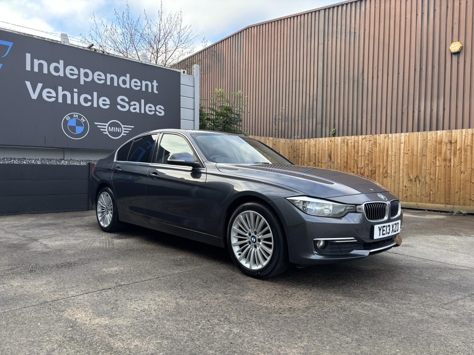 BMW 3 Series 2.0 320d Luxury Saloon 4dr Diesel Manual Euro 5 (s/s) (184 ps)