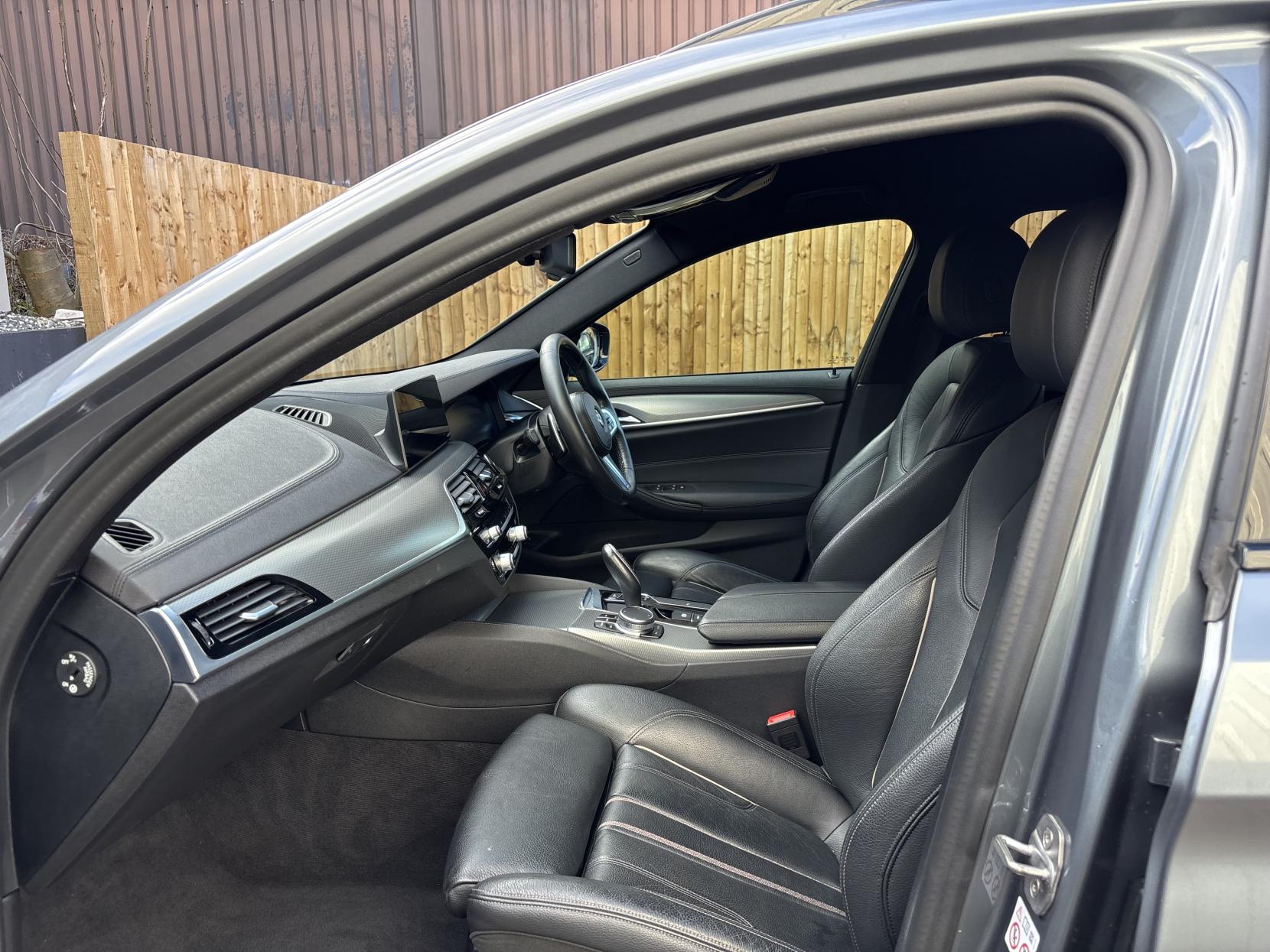 BMW 5 Series 2.0 520d M Sport Touring 5dr Diesel Auto Euro 6 (s/s) (190 ps)