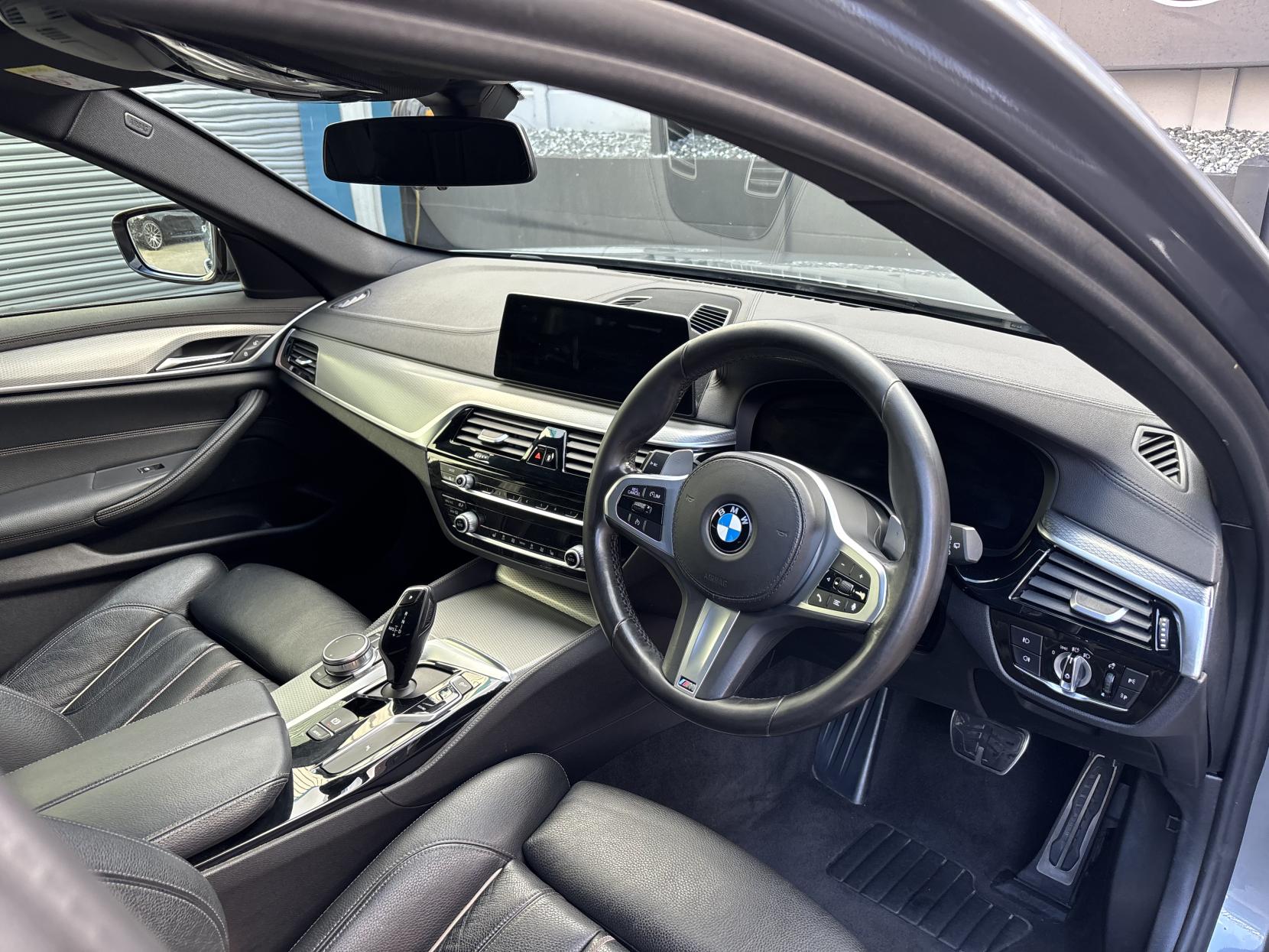 BMW 5 Series 2.0 520d M Sport Touring 5dr Diesel Auto Euro 6 (s/s) (190 ps)