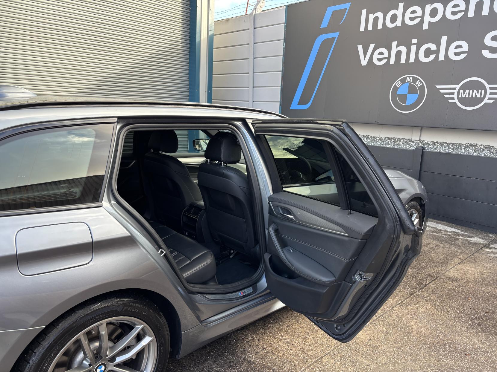 BMW 5 Series 2.0 520d M Sport Touring 5dr Diesel Auto Euro 6 (s/s) (190 ps)