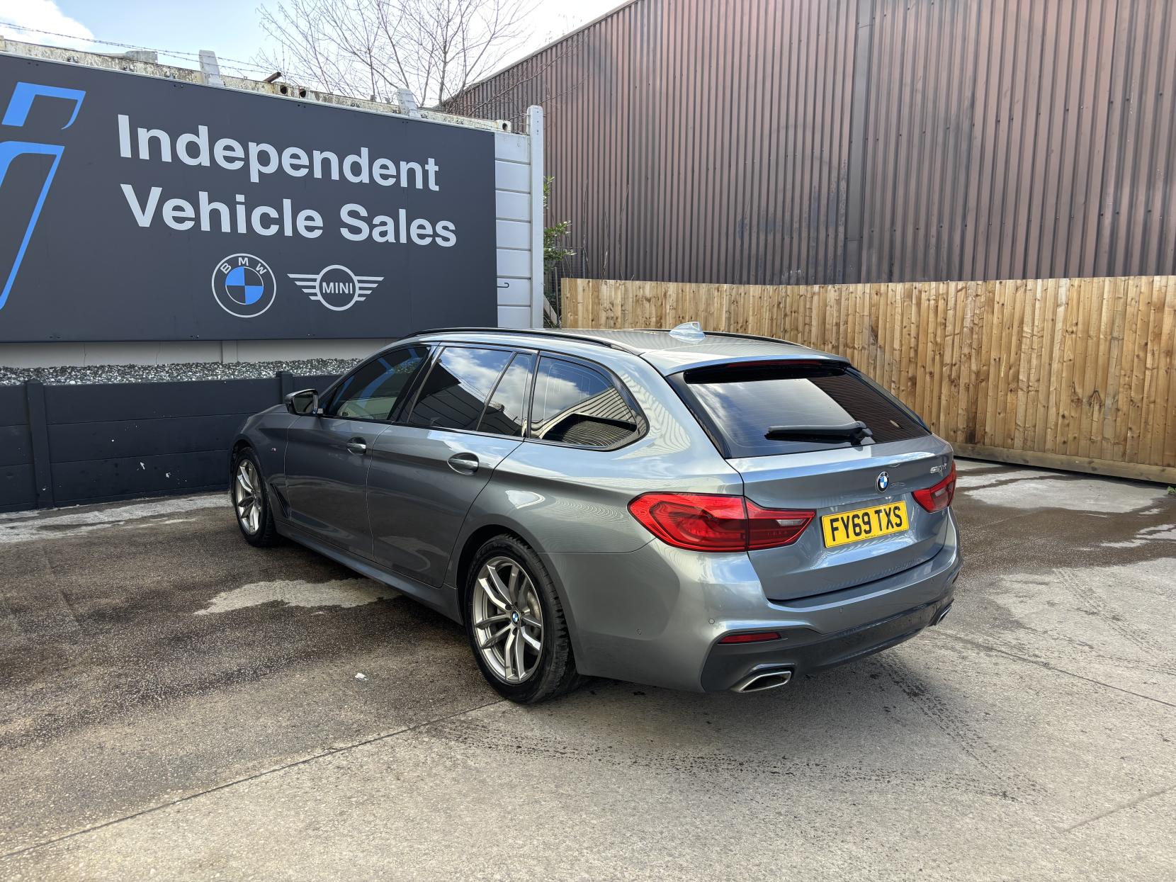 BMW 5 Series 2.0 520d M Sport Touring 5dr Diesel Auto Euro 6 (s/s) (190 ps)