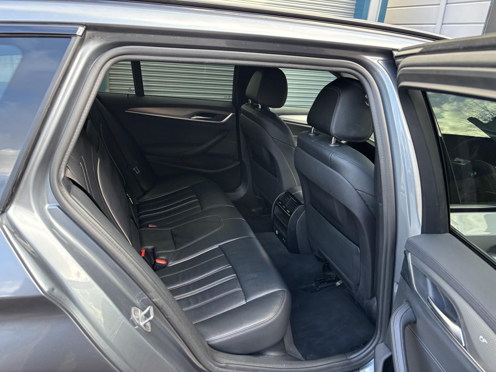 BMW 5 Series 2.0 520d M Sport Touring 5dr Diesel Auto Euro 6 (s/s) (190 ps)