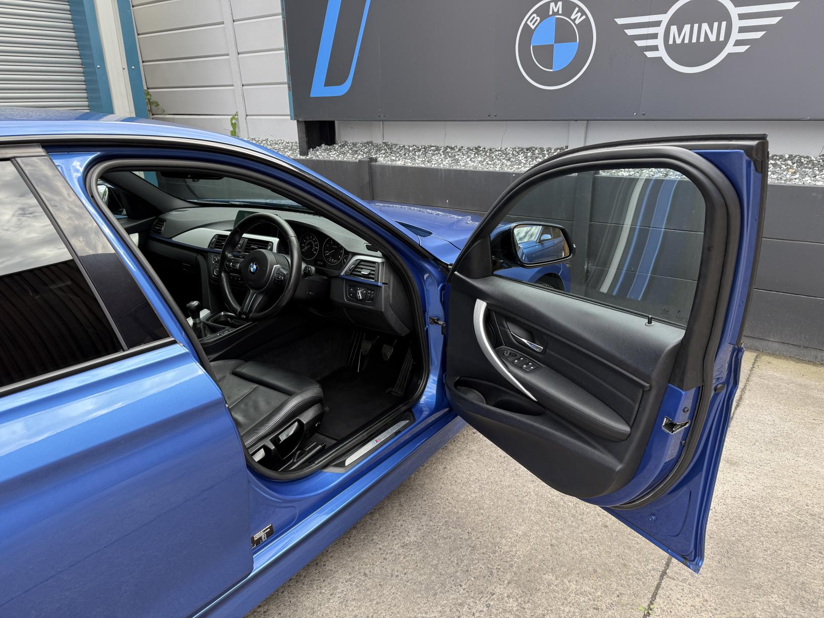BMW 3 Series 2.0 320d M Sport Saloon 4dr Diesel Manual Euro 5 (s/s) (184 ps)
