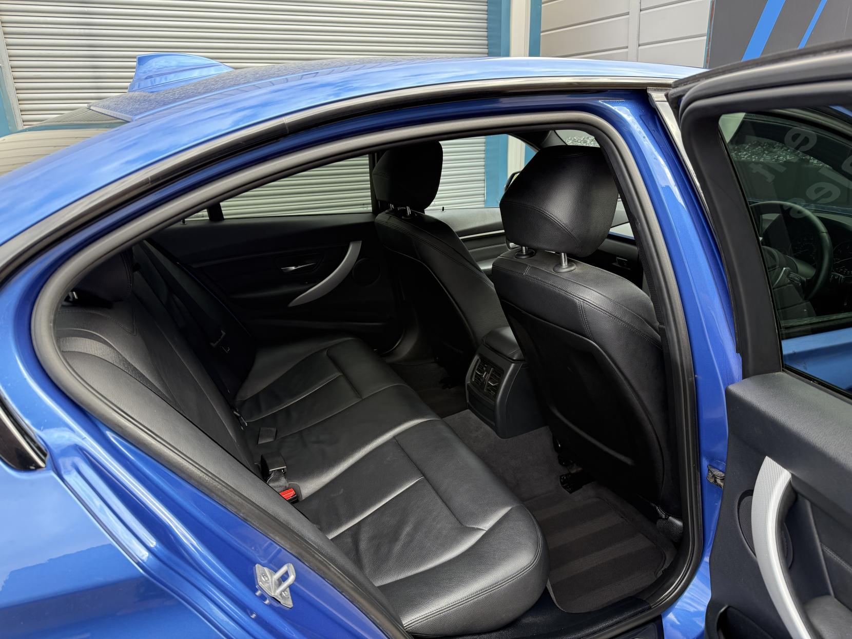 BMW 3 Series 2.0 320d M Sport Saloon 4dr Diesel Manual Euro 5 (s/s) (184 ps)