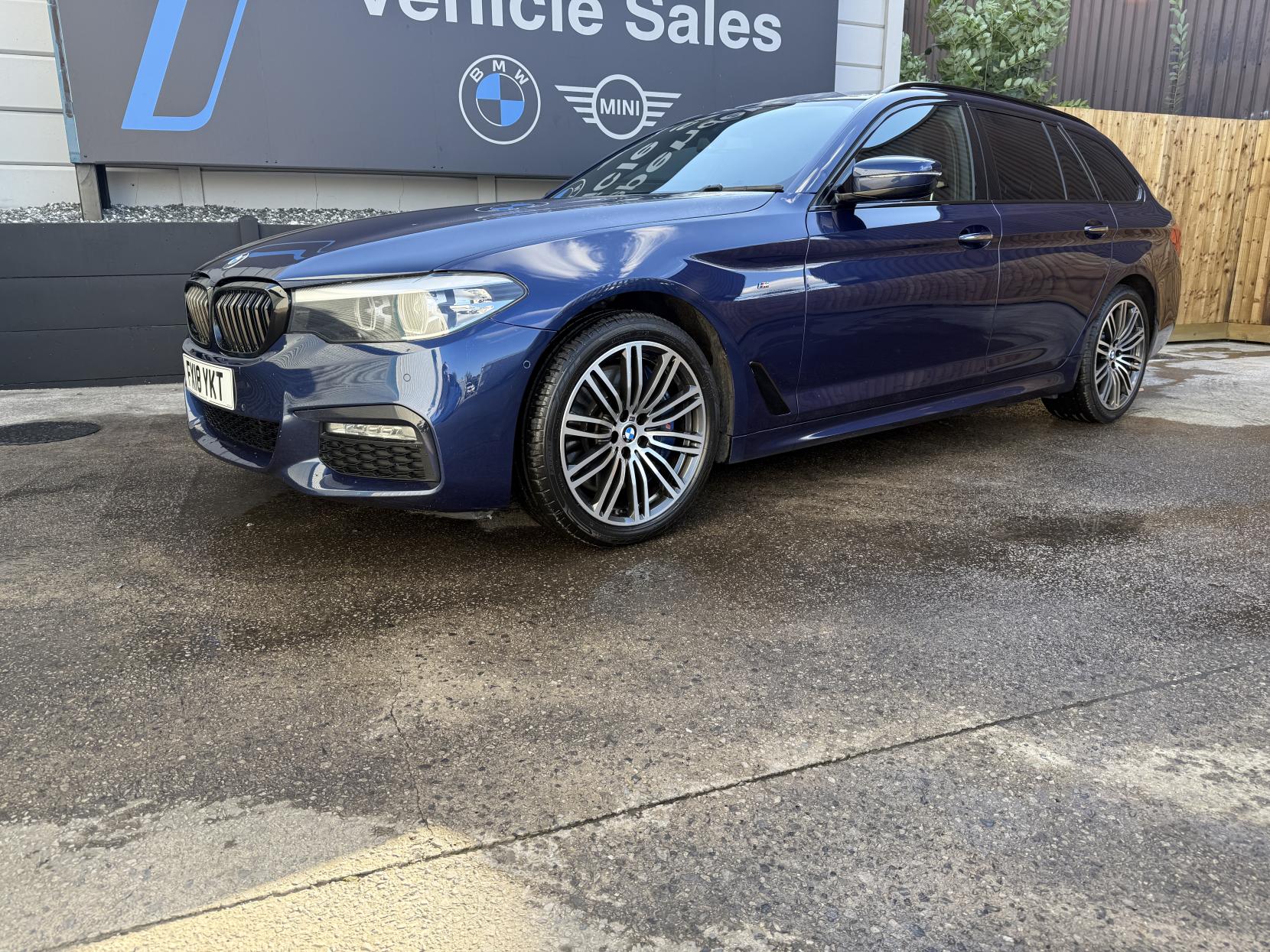 BMW 5 Series 3.0 540i M Sport Touring 5dr Petrol Auto xDrive Euro 6 (s/s) (340 ps)