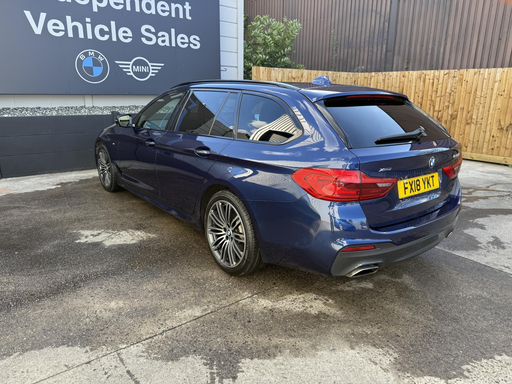 BMW 5 Series 3.0 540i M Sport Touring 5dr Petrol Auto xDrive Euro 6 (s/s) (340 ps)