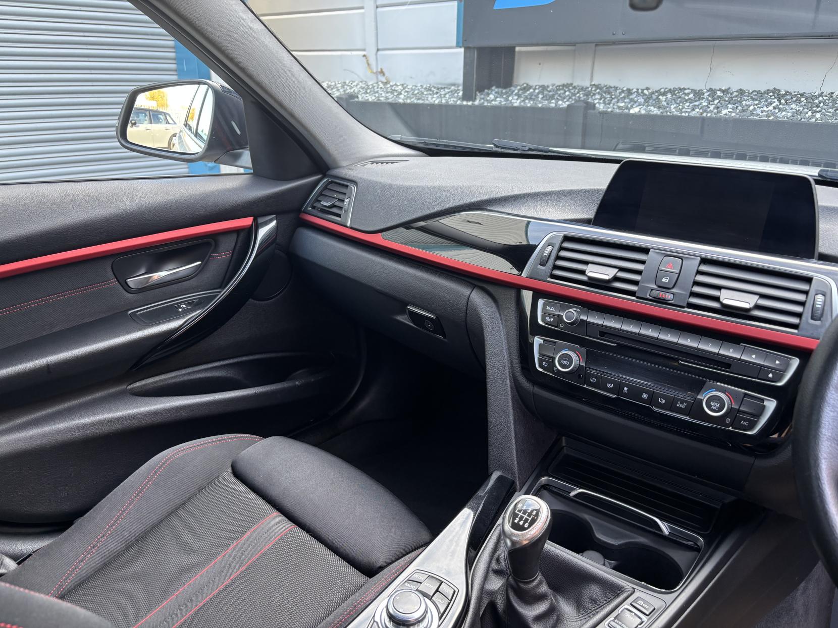 BMW 3 Series 1.5 318i Sport Saloon 4dr Petrol Manual Euro 6 (s/s) (136 ps)