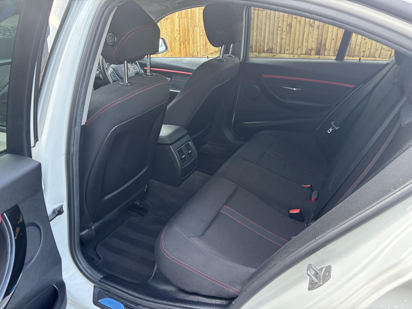 BMW 3 Series 1.5 318i Sport Saloon 4dr Petrol Manual Euro 6 (s/s) (136 ps)