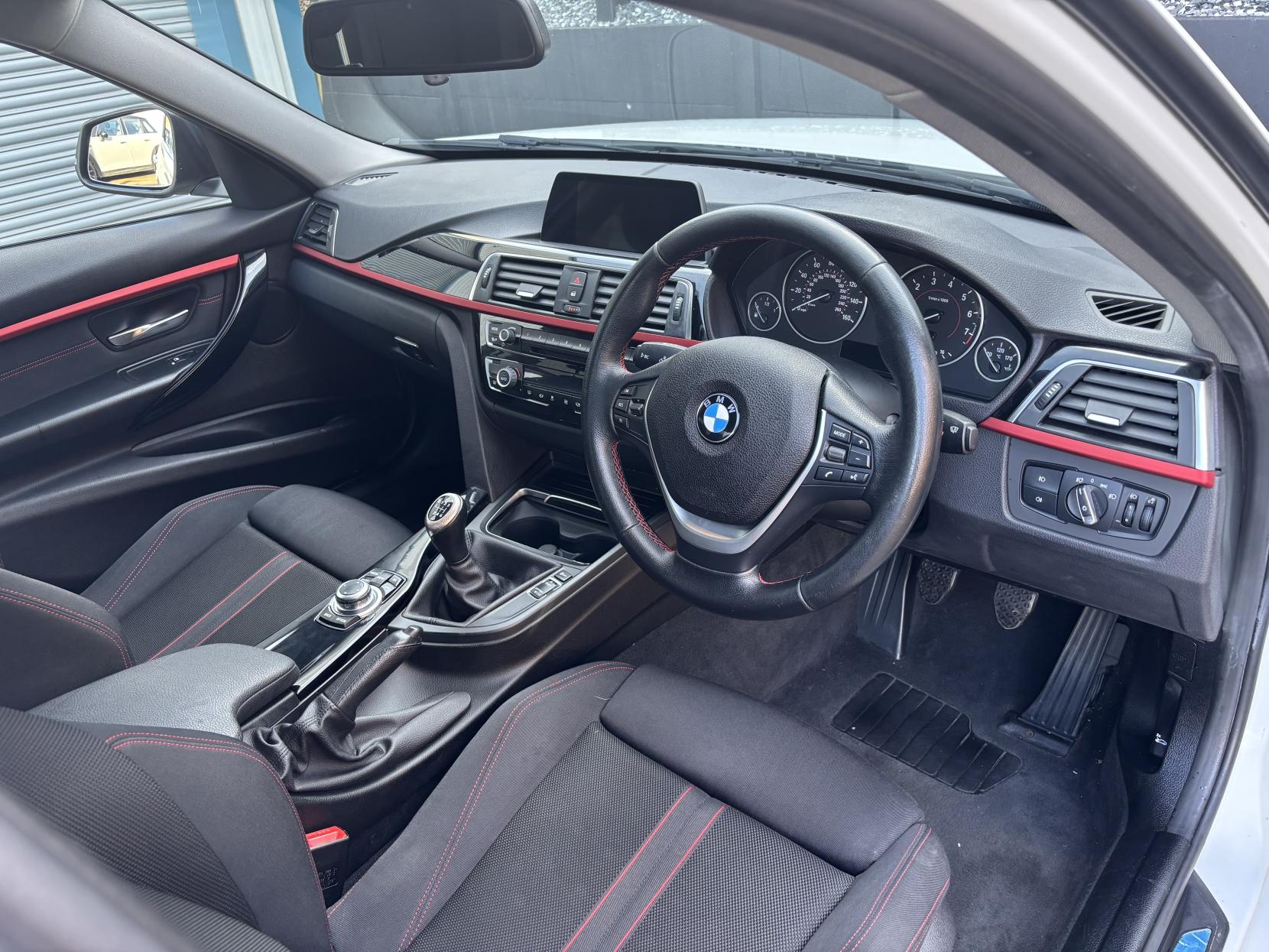 BMW 3 Series 1.5 318i Sport Saloon 4dr Petrol Manual Euro 6 (s/s) (136 ps)