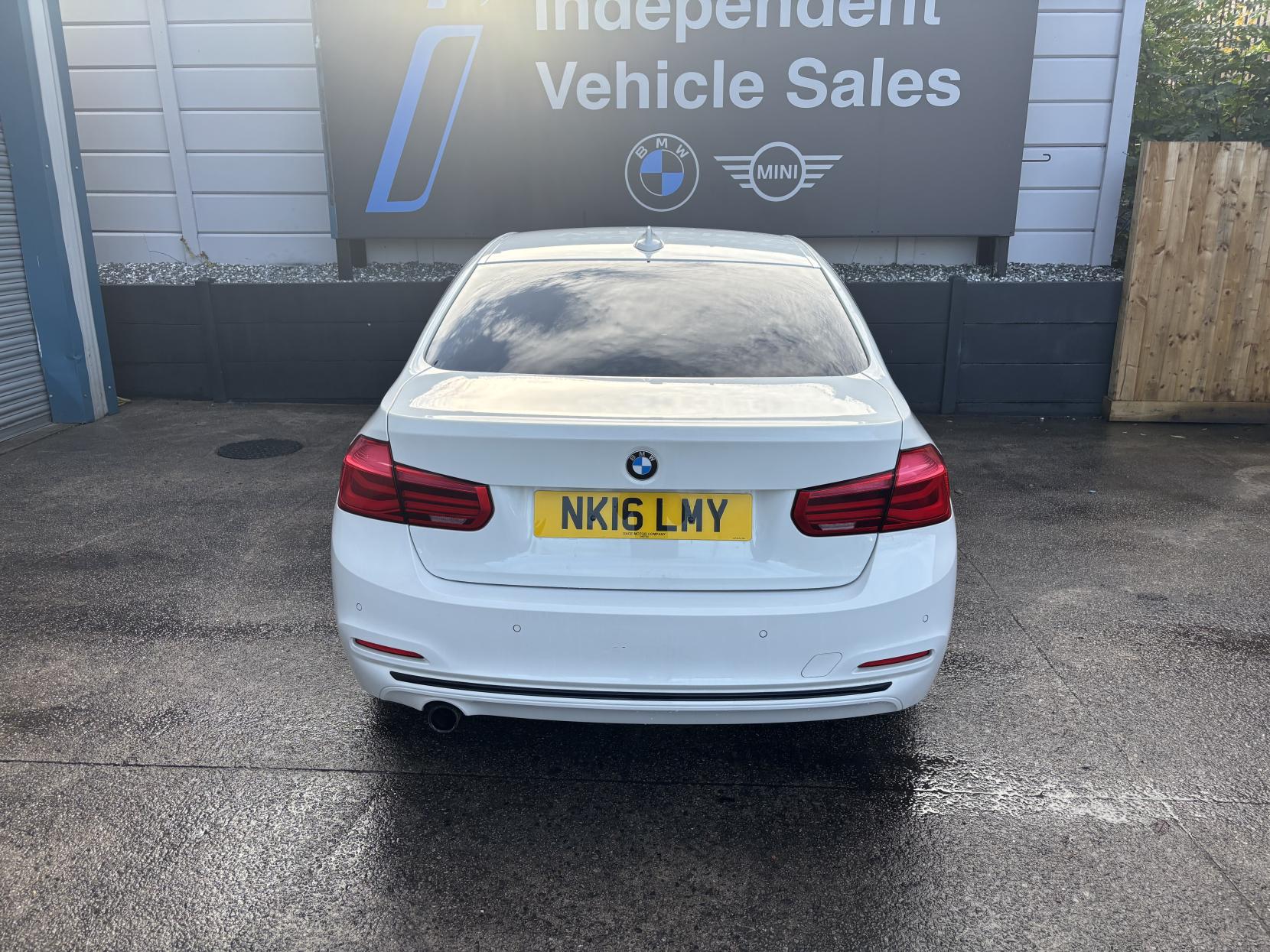 BMW 3 Series 1.5 318i Sport Saloon 4dr Petrol Manual Euro 6 (s/s) (136 ps)