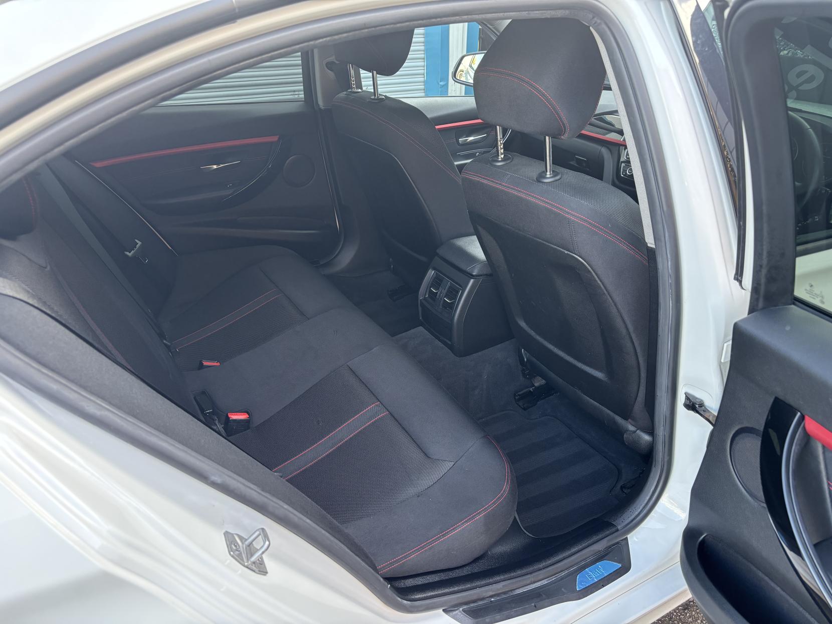 BMW 3 Series 1.5 318i Sport Saloon 4dr Petrol Manual Euro 6 (s/s) (136 ps)