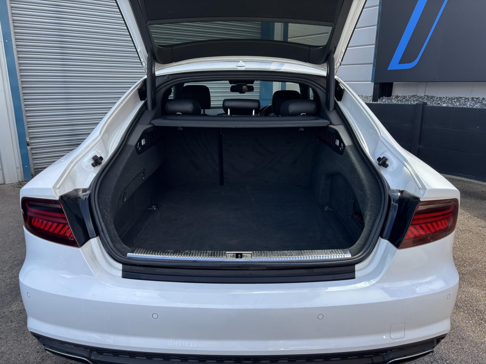 Audi A7 3.0 TDI V6 Black Edition Sportback 5dr Diesel S Tronic quattro Euro 6 (s/s) (272 ps)