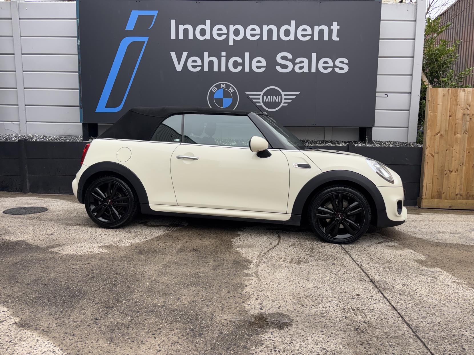 MINI Convertible 1.5 Cooper Convertible 2dr Petrol Manual Euro 6 (s/s) (136 ps)