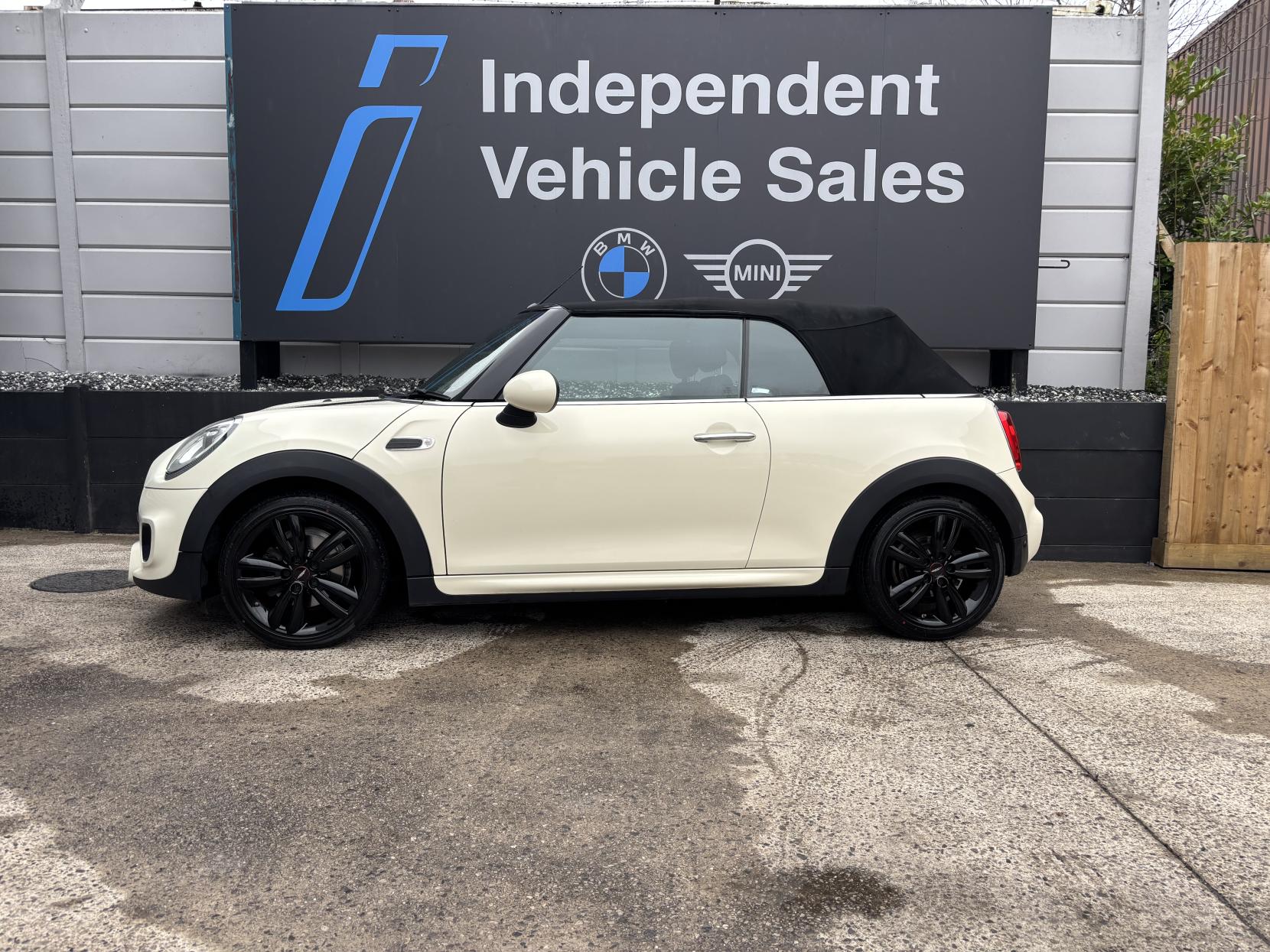 MINI Convertible 1.5 Cooper Convertible 2dr Petrol Manual Euro 6 (s/s) (136 ps)
