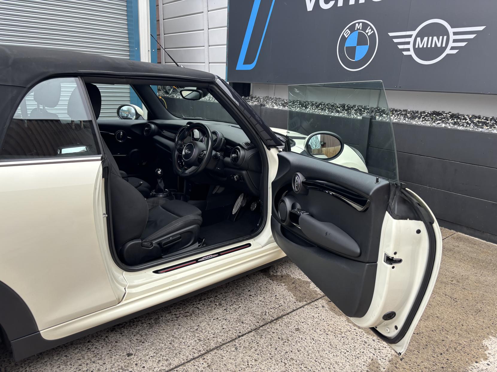 MINI Convertible 1.5 Cooper Convertible 2dr Petrol Manual Euro 6 (s/s) (136 ps)