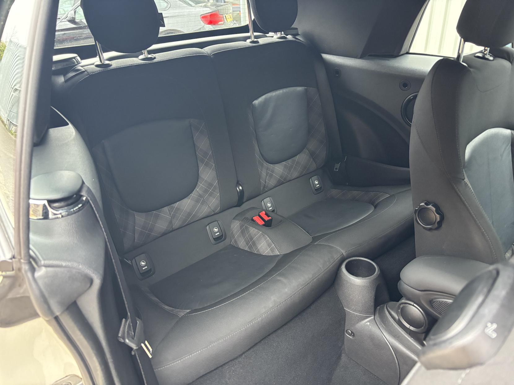 MINI Convertible 1.5 Cooper Convertible 2dr Petrol Manual Euro 6 (s/s) (136 ps)