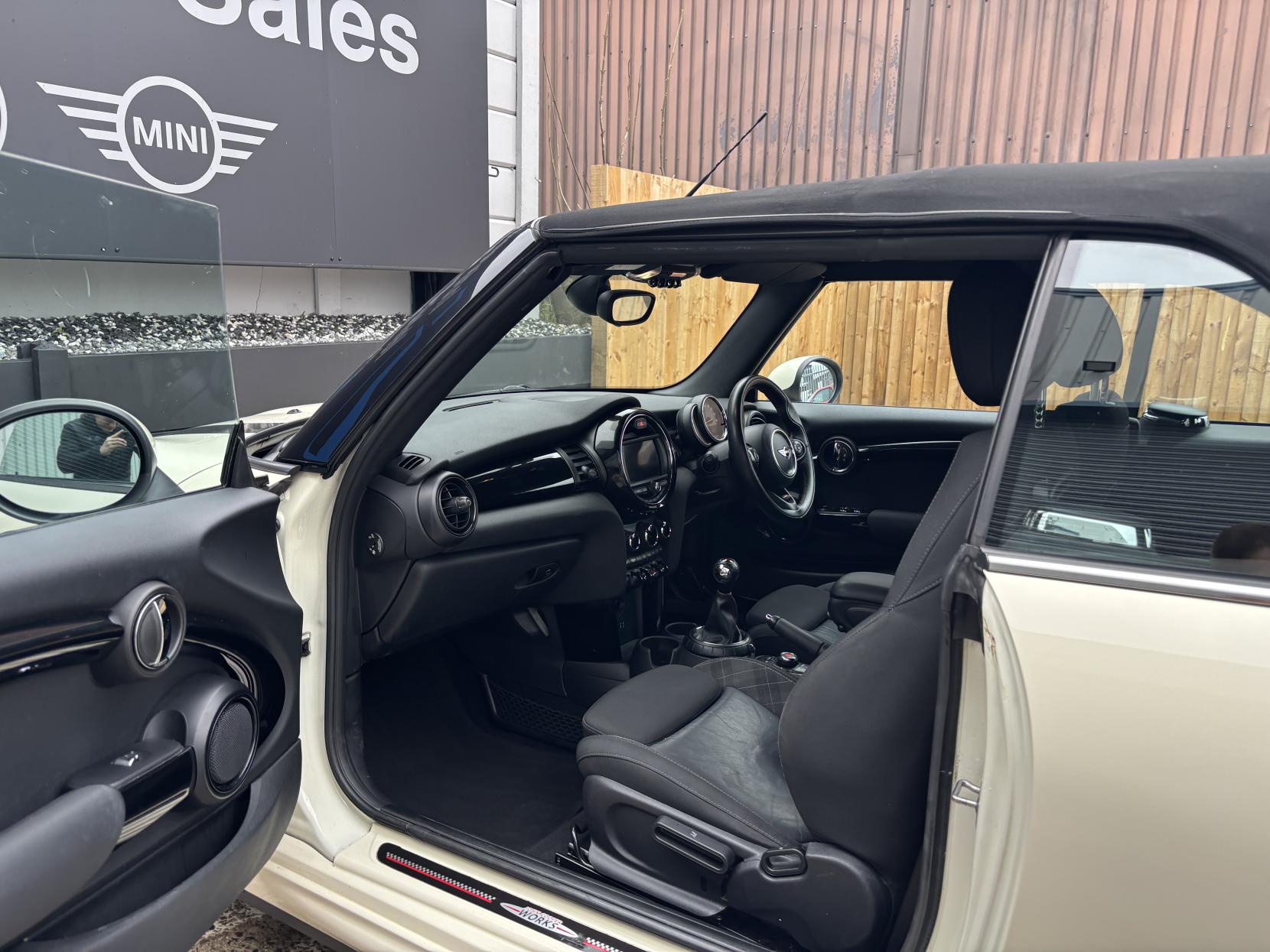 MINI Convertible 1.5 Cooper Convertible 2dr Petrol Manual Euro 6 (s/s) (136 ps)