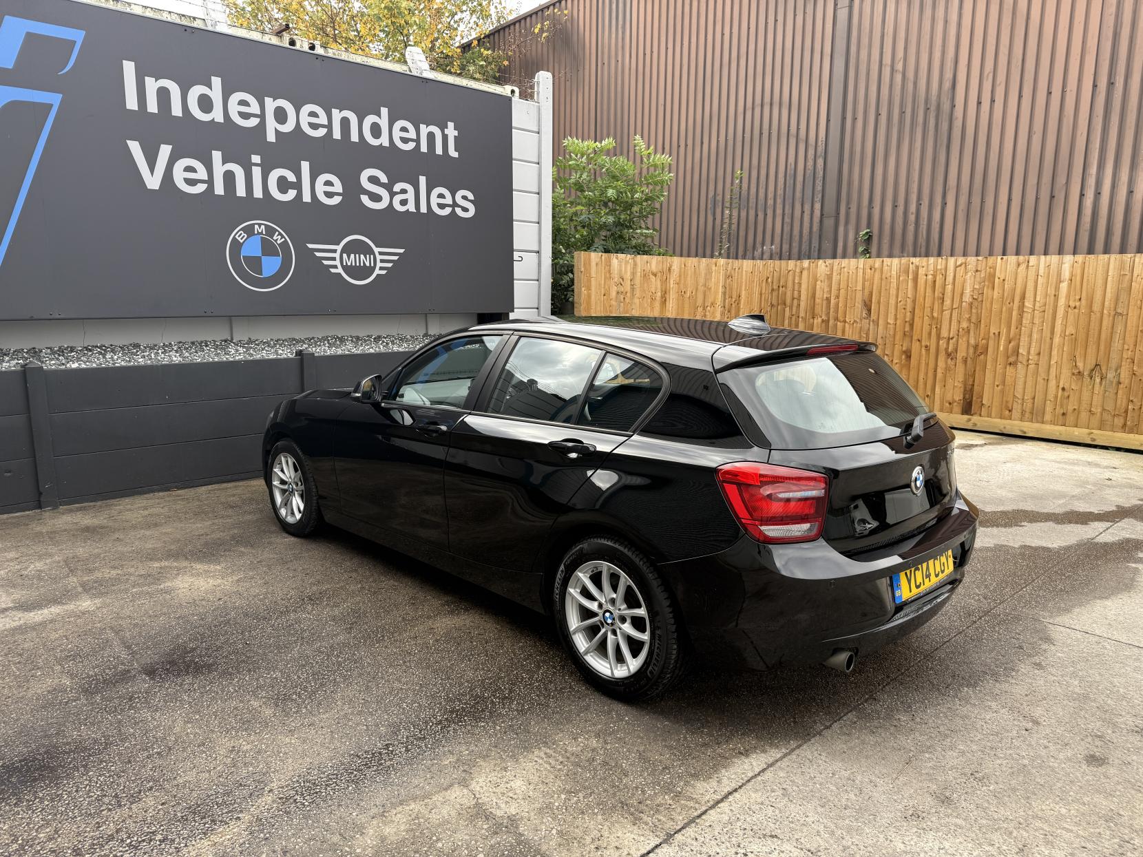 BMW 1 Series 1.6 116d ED EfficientDynamics Hatchback 5dr Diesel Manual Euro 5 (s/s) (116 ps)