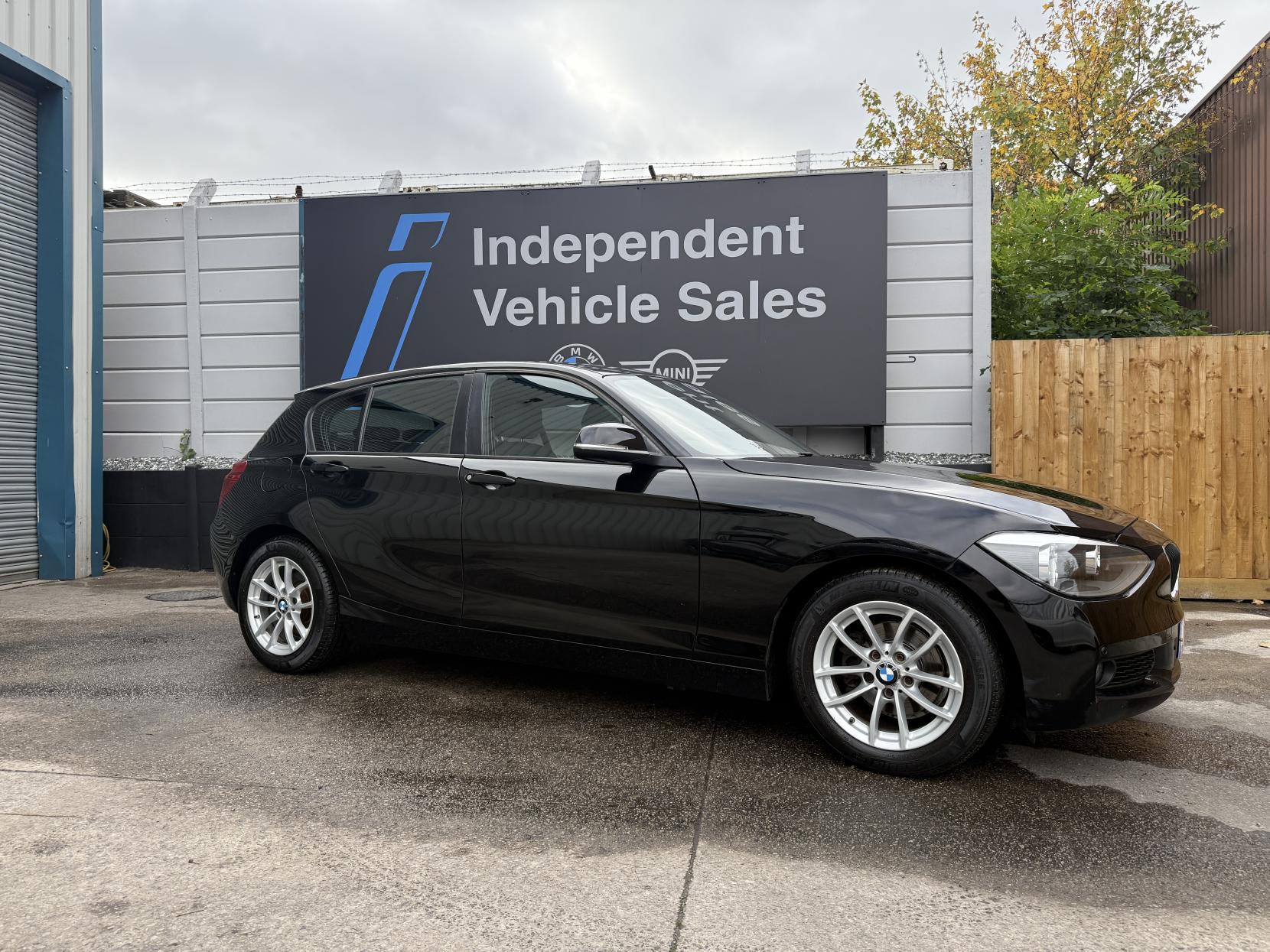 BMW 1 Series 1.6 116d ED EfficientDynamics Hatchback 5dr Diesel Manual Euro 5 (s/s) (116 ps)