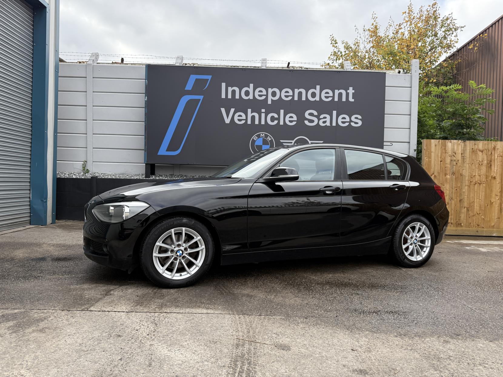 BMW 1 Series 1.6 116d ED EfficientDynamics Hatchback 5dr Diesel Manual Euro 5 (s/s) (116 ps)