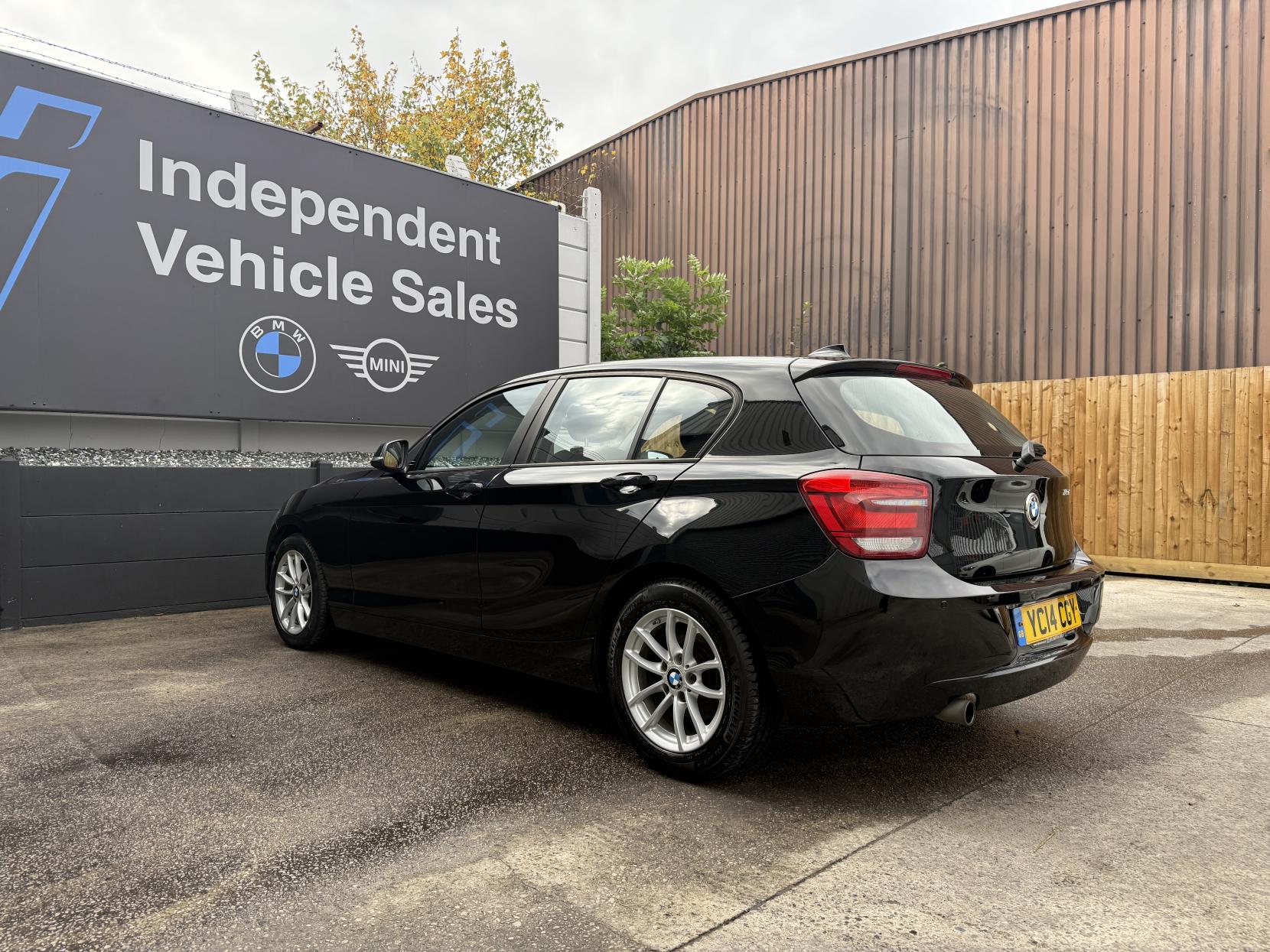 BMW 1 Series 1.6 116d ED EfficientDynamics Hatchback 5dr Diesel Manual Euro 5 (s/s) (116 ps)