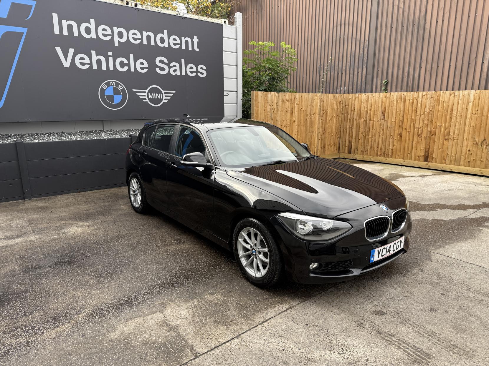 BMW 1 Series 1.6 116d ED EfficientDynamics Hatchback 5dr Diesel Manual Euro 5 (s/s) (116 ps)
