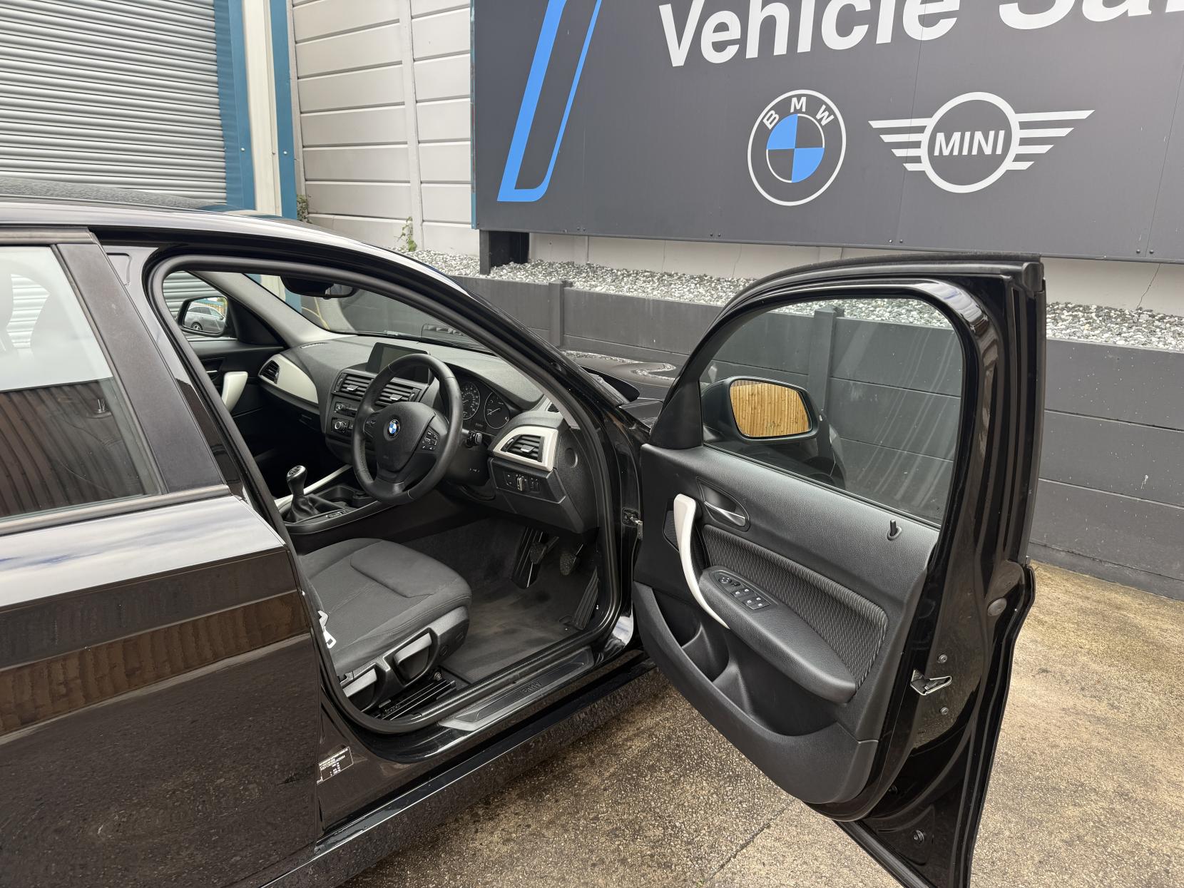 BMW 1 Series 1.6 116d ED EfficientDynamics Hatchback 5dr Diesel Manual Euro 5 (s/s) (116 ps)