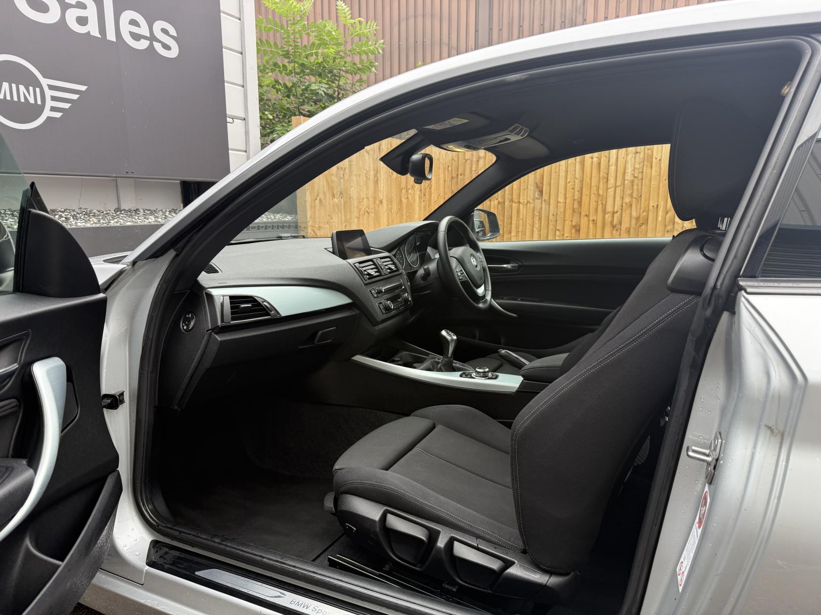 BMW 2 Series 2.0 220i Sport Coupe 2dr Petrol Manual Euro 6 (s/s) (184 ps)