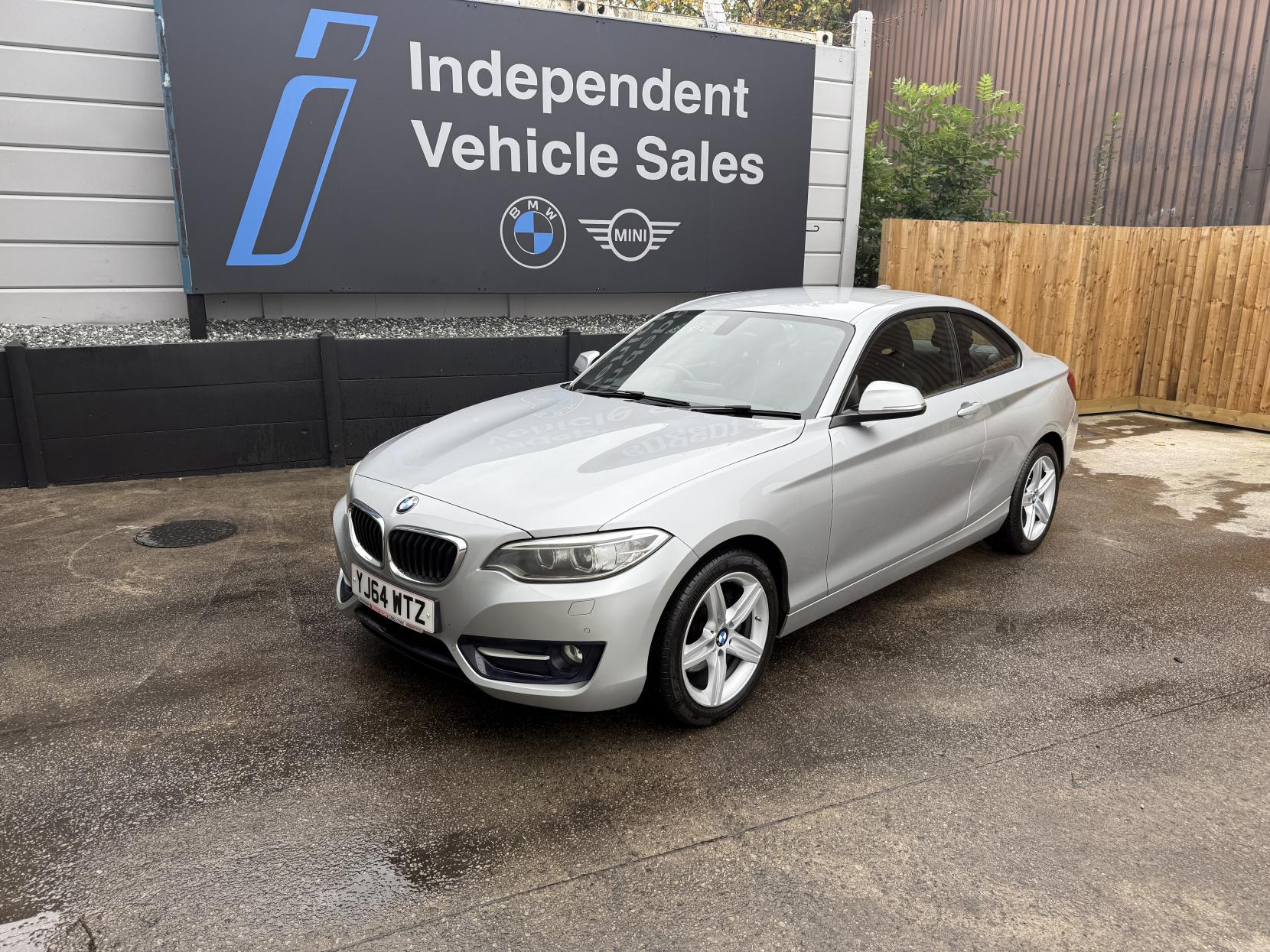 BMW 2 Series 2.0 220i Sport Coupe 2dr Petrol Manual Euro 6 (s/s) (184 ps)