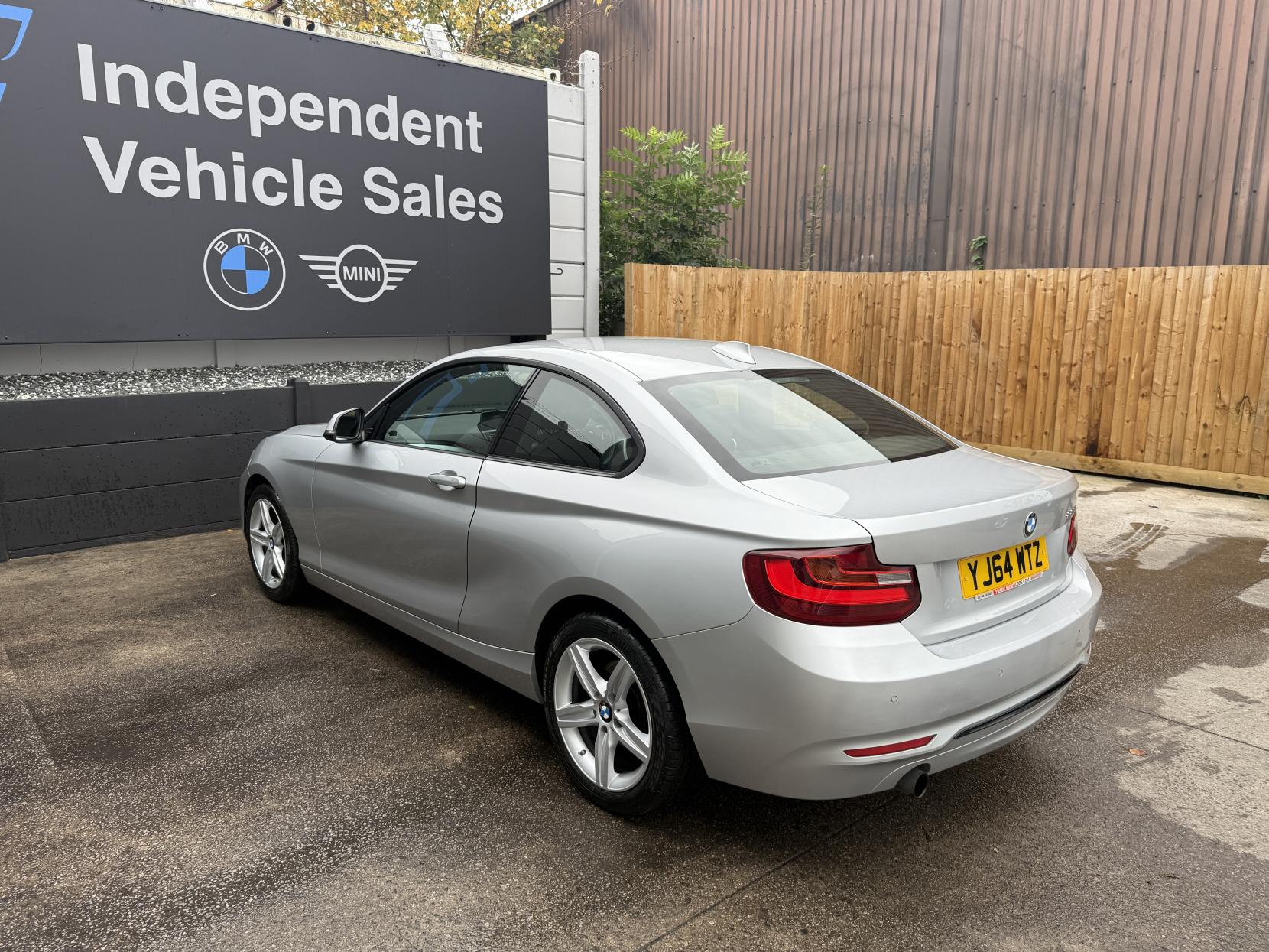 BMW 2 Series 2.0 220i Sport Coupe 2dr Petrol Manual Euro 6 (s/s) (184 ps)