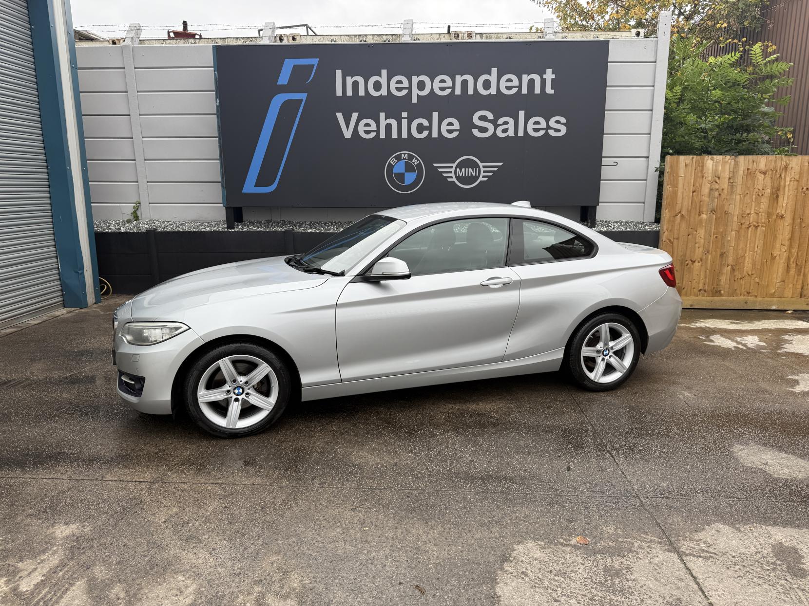 BMW 2 Series 2.0 220i Sport Coupe 2dr Petrol Manual Euro 6 (s/s) (184 ps)