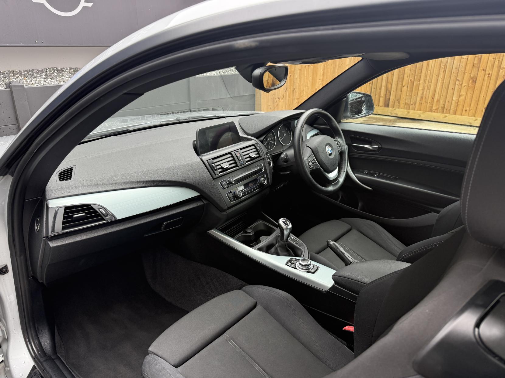 BMW 2 Series 2.0 220i Sport Coupe 2dr Petrol Manual Euro 6 (s/s) (184 ps)