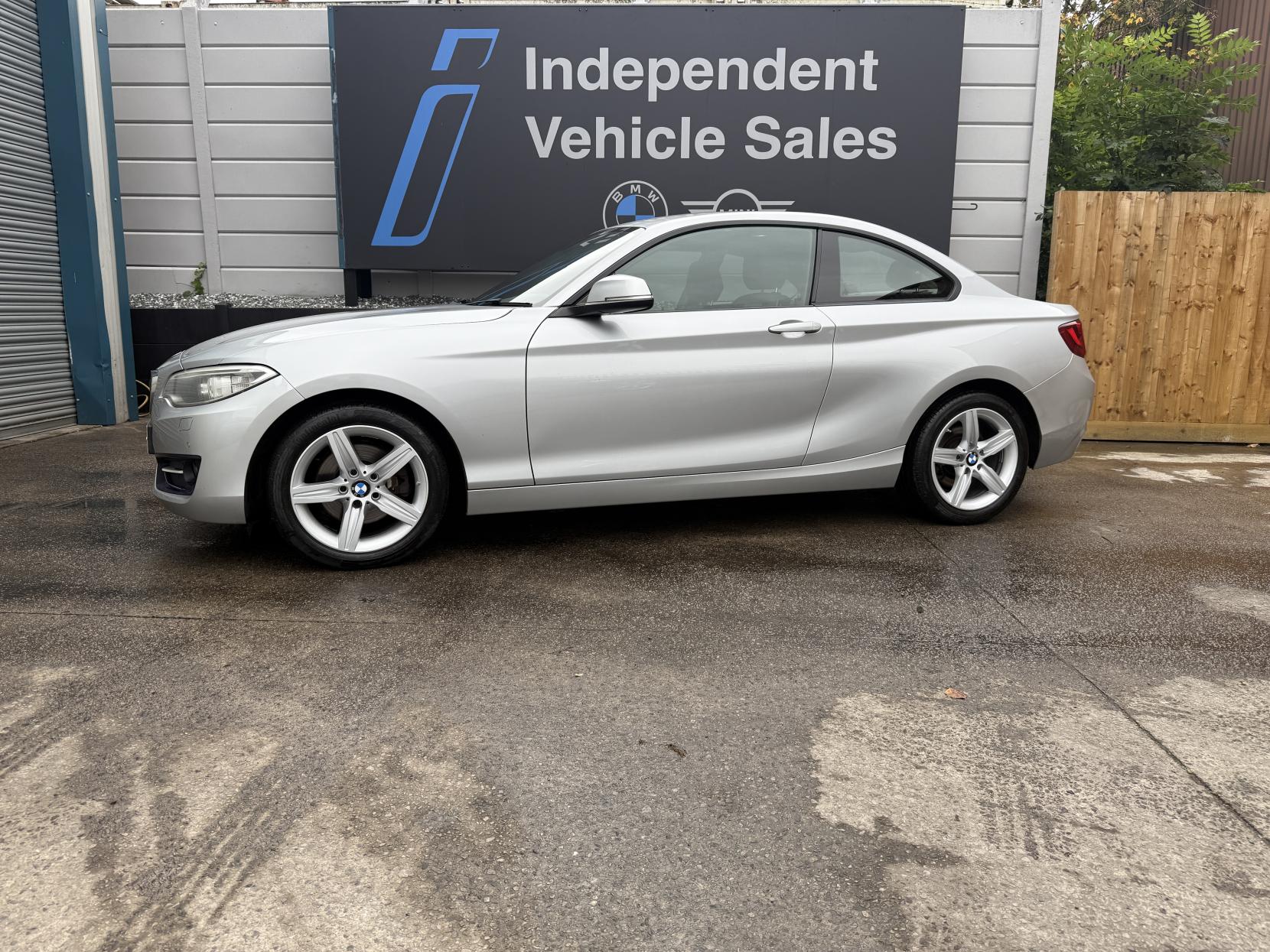 BMW 2 Series 2.0 220i Sport Coupe 2dr Petrol Manual Euro 6 (s/s) (184 ps)