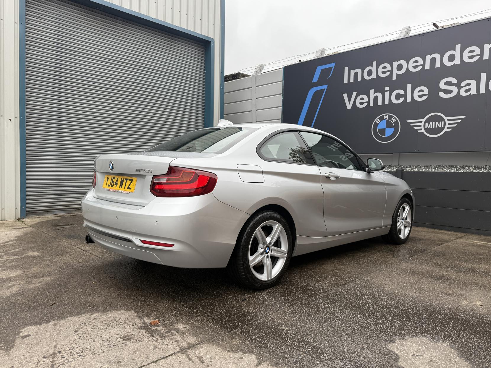 BMW 2 Series 2.0 220i Sport Coupe 2dr Petrol Manual Euro 6 (s/s) (184 ps)
