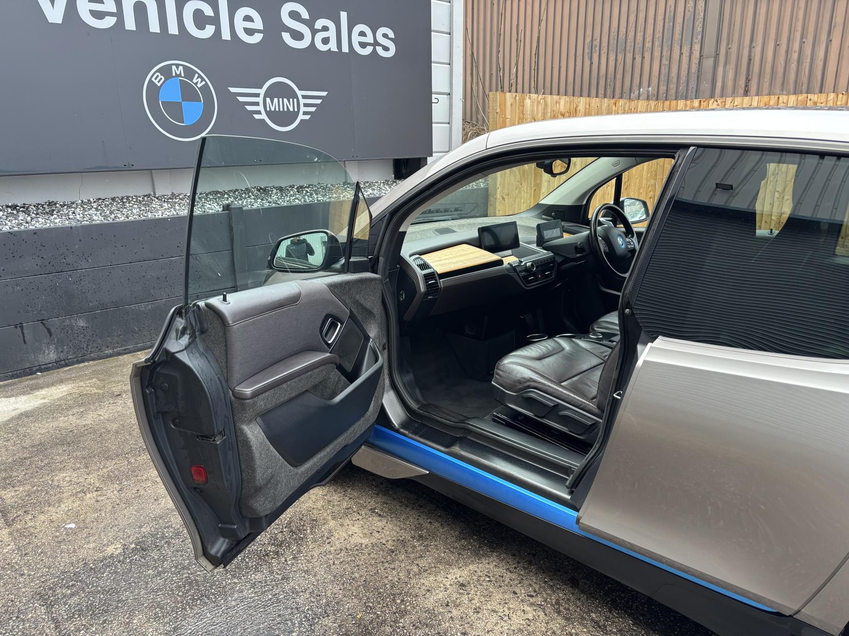 BMW i3 Hatchback 5dr Petrol Plug-in Hybrid Auto Euro 6 (s/s) (Range Extender) (170 ps)