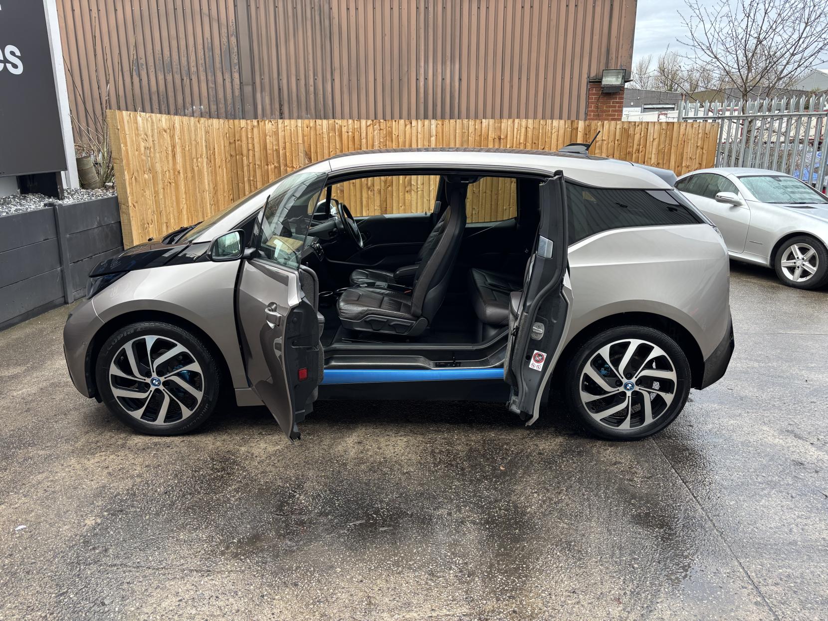 BMW i3 Hatchback 5dr Petrol Plug-in Hybrid Auto Euro 6 (s/s) (Range Extender) (170 ps)
