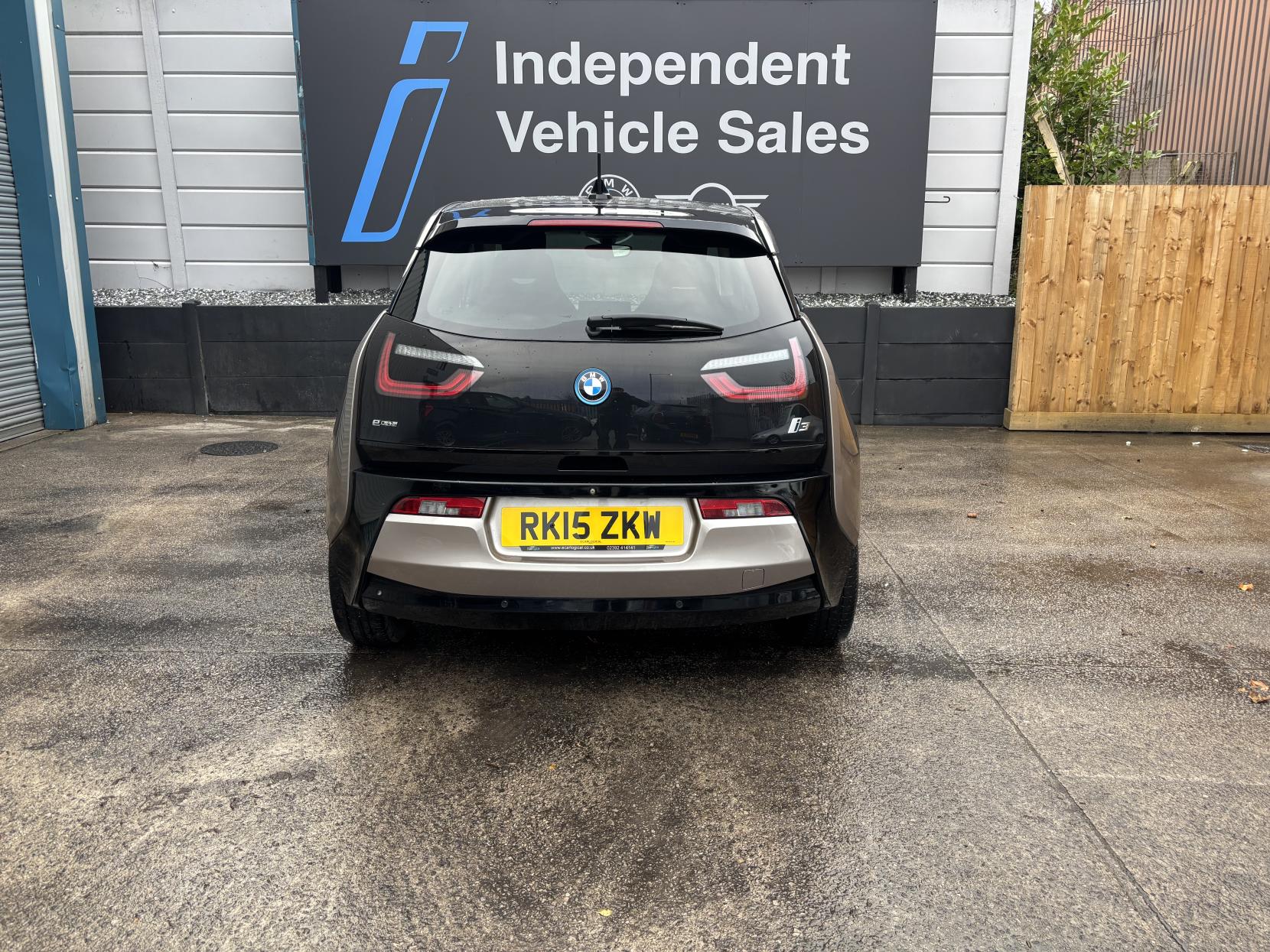 BMW i3 Hatchback 5dr Petrol Plug-in Hybrid Auto Euro 6 (s/s) (Range Extender) (170 ps)