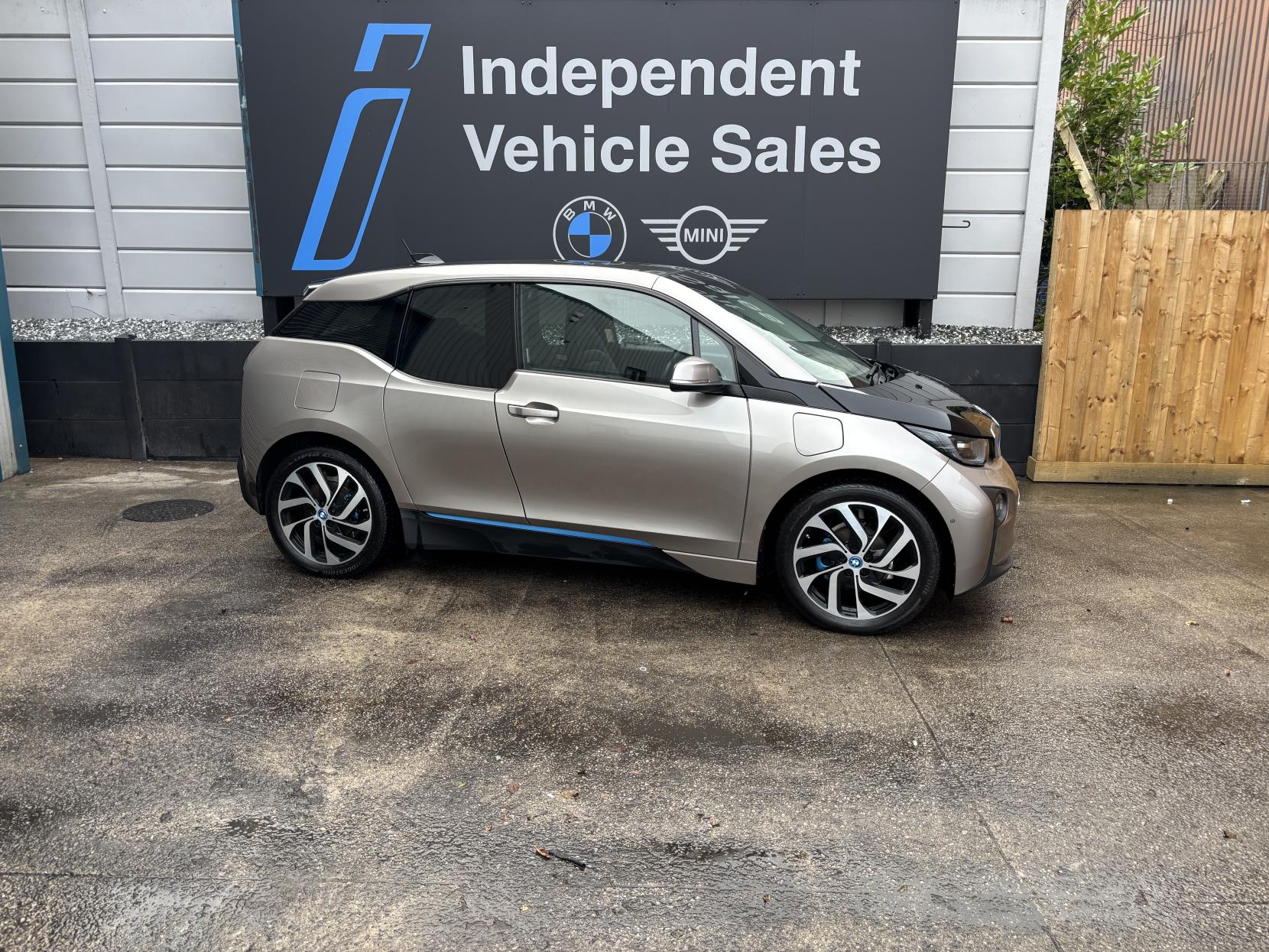 BMW i3 Hatchback 5dr Petrol Plug-in Hybrid Auto Euro 6 (s/s) (Range Extender) (170 ps)
