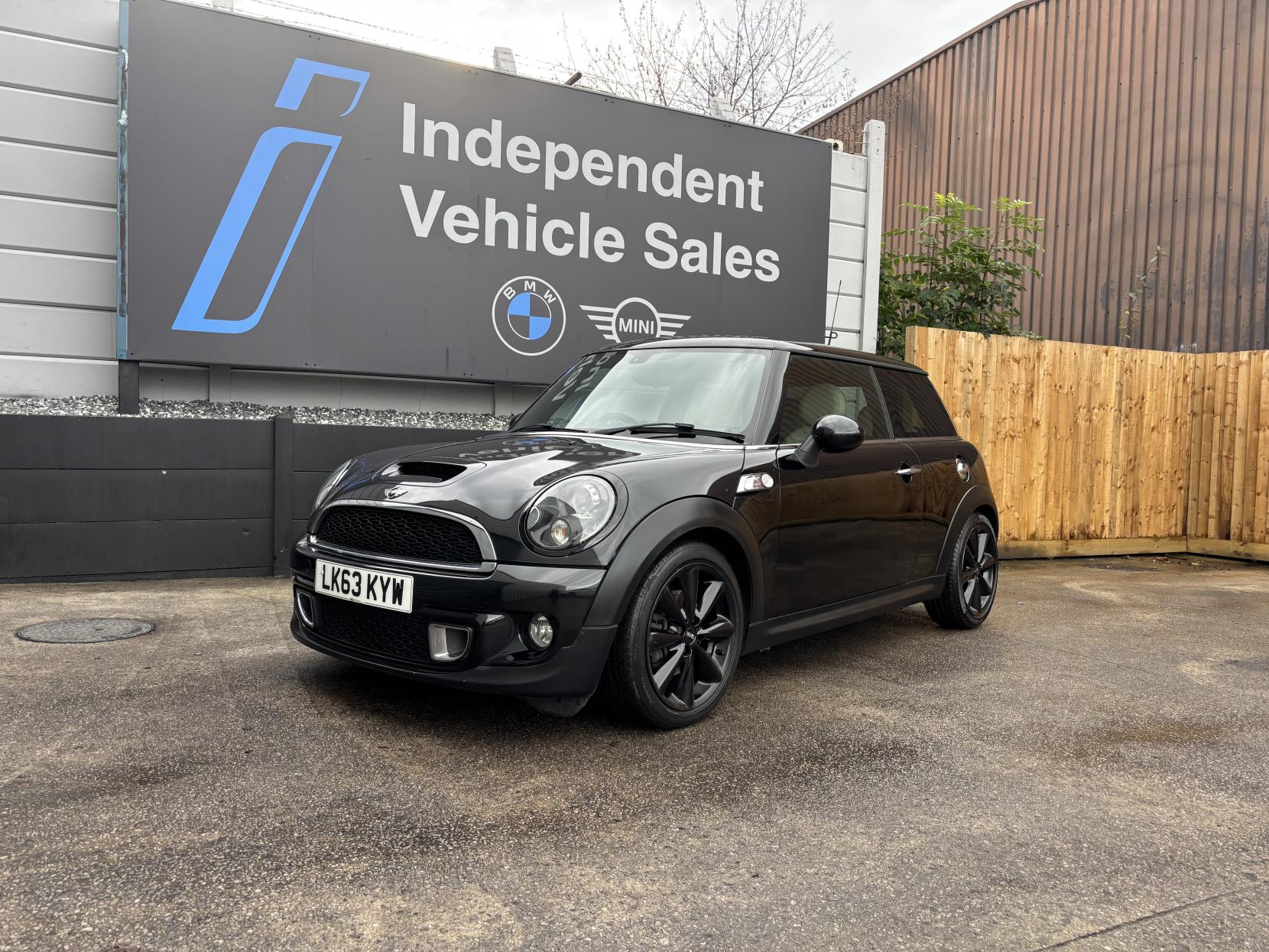 MINI Hatch 2.0 Cooper SD Hatchback 3dr Diesel Auto Euro 5 (143 ps)