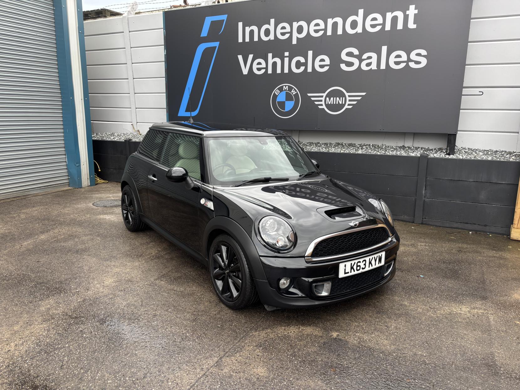 MINI Hatch 2.0 Cooper SD Hatchback 3dr Diesel Auto Euro 5 (143 ps)