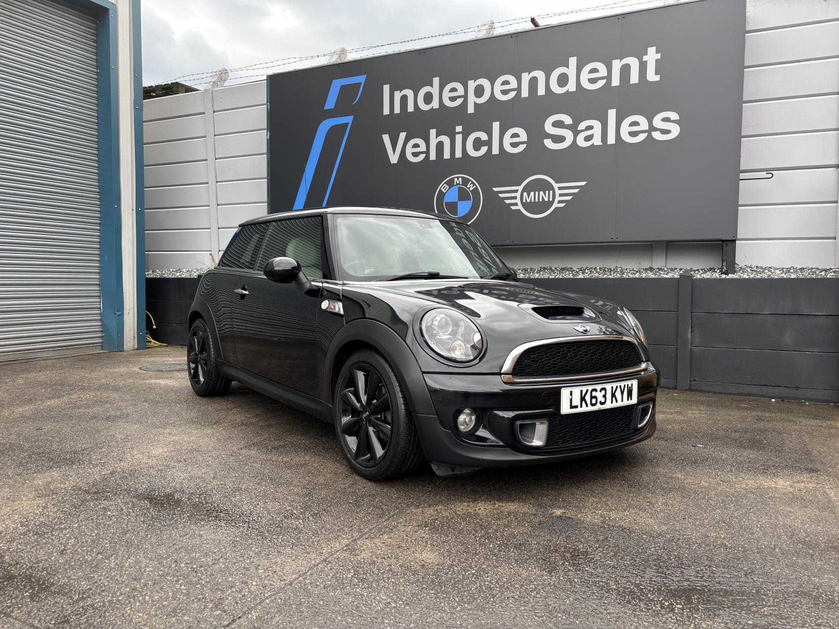MINI Hatch 2.0 Cooper SD Hatchback 3dr Diesel Auto Euro 5 (143 ps)
