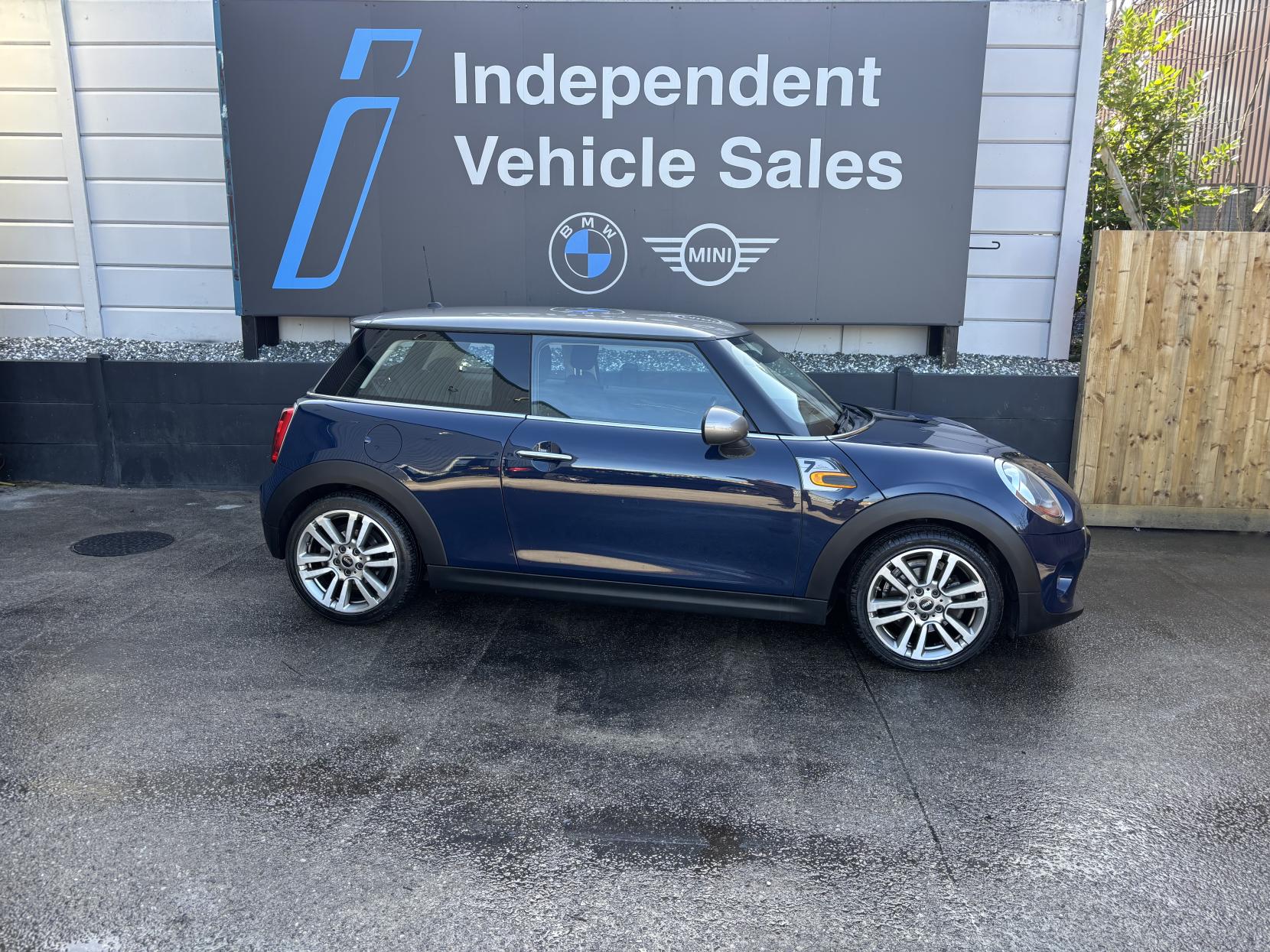 MINI Hatch 1.5 Cooper Seven Hatchback 3dr Petrol Auto Euro 6 (s/s) (136 ps)