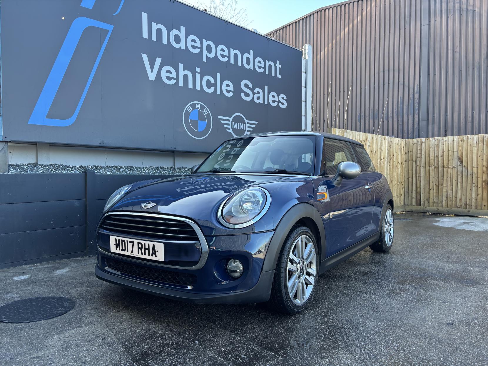 MINI Hatch 1.5 Cooper Seven Hatchback 3dr Petrol Auto Euro 6 (s/s) (136 ps)
