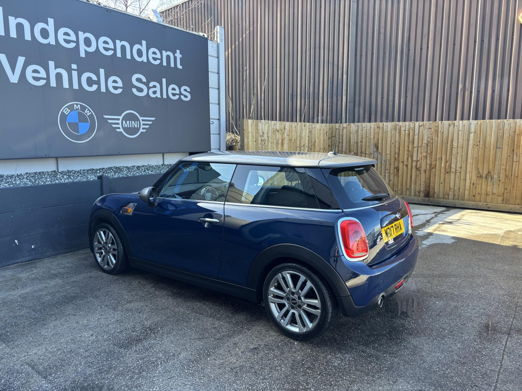MINI Hatch 1.5 Cooper Seven Hatchback 3dr Petrol Auto Euro 6 (s/s) (136 ps)