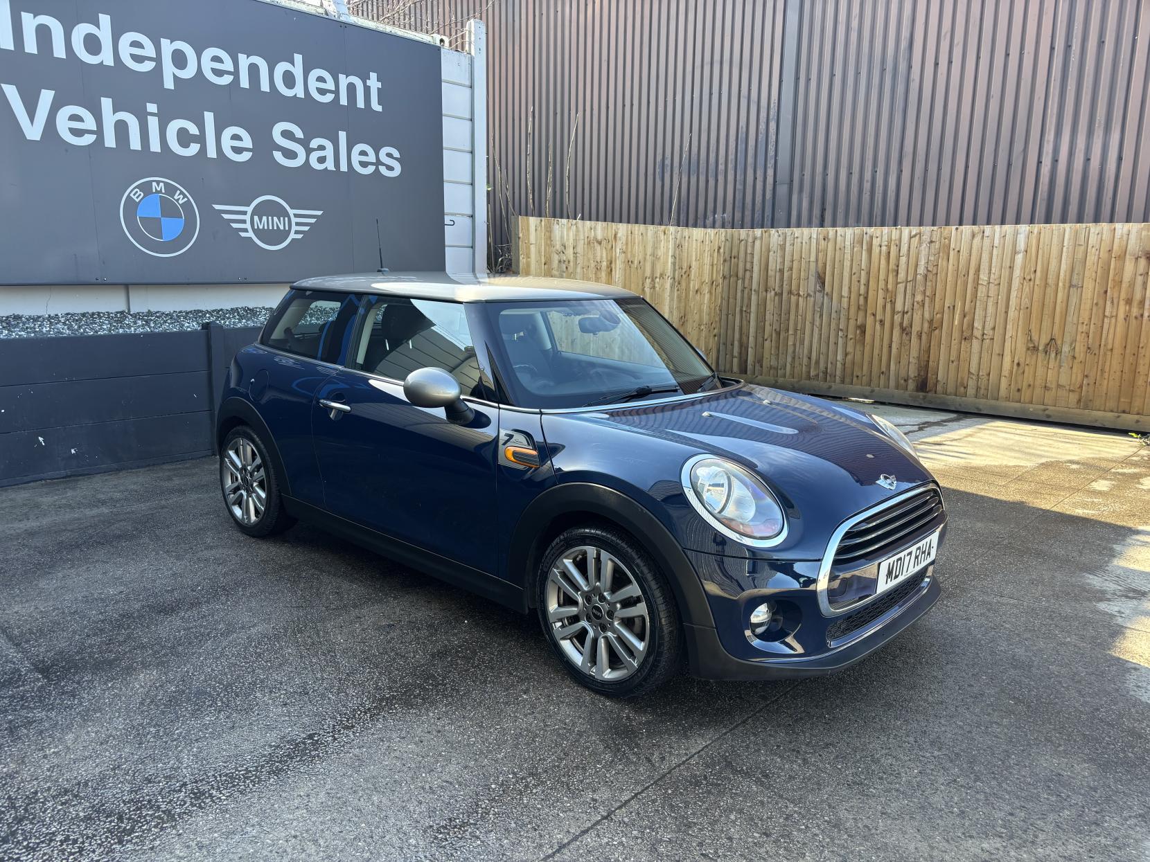 MINI Hatch 1.5 Cooper Seven Hatchback 3dr Petrol Auto Euro 6 (s/s) (136 ps)