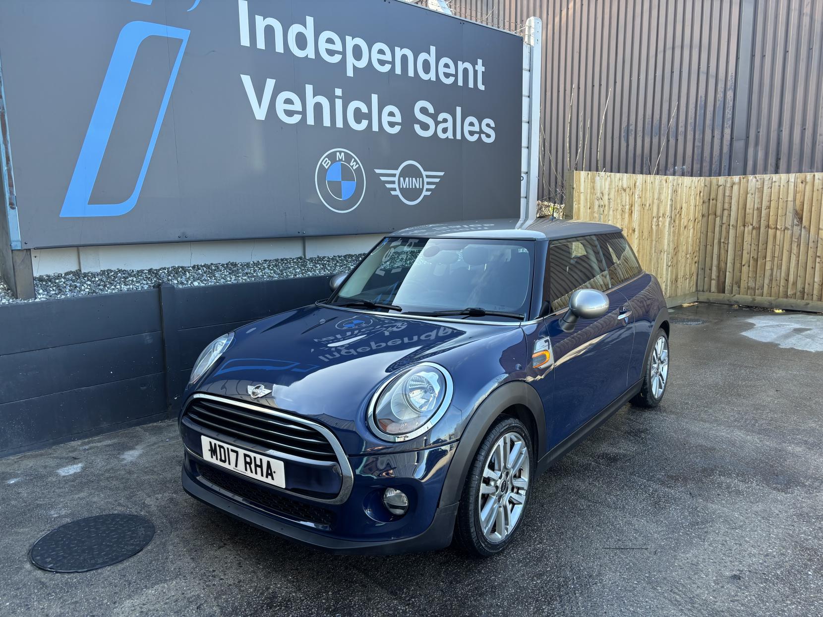 MINI Hatch 1.5 Cooper Seven Hatchback 3dr Petrol Auto Euro 6 (s/s) (136 ps)
