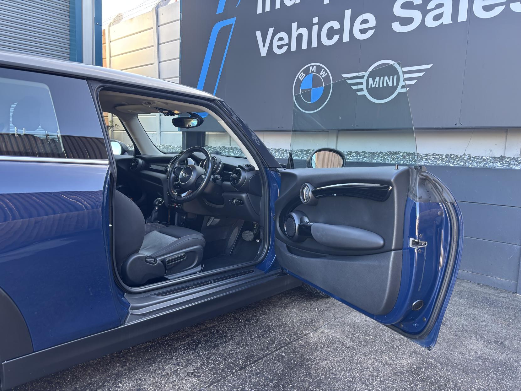 MINI Hatch 1.5 Cooper Seven Hatchback 3dr Petrol Auto Euro 6 (s/s) (136 ps)