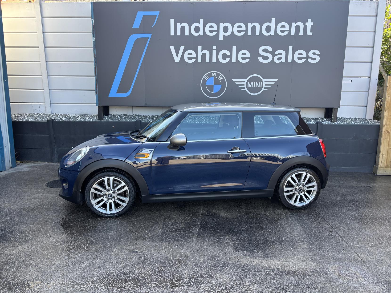 MINI Hatch 1.5 Cooper Seven Hatchback 3dr Petrol Auto Euro 6 (s/s) (136 ps)